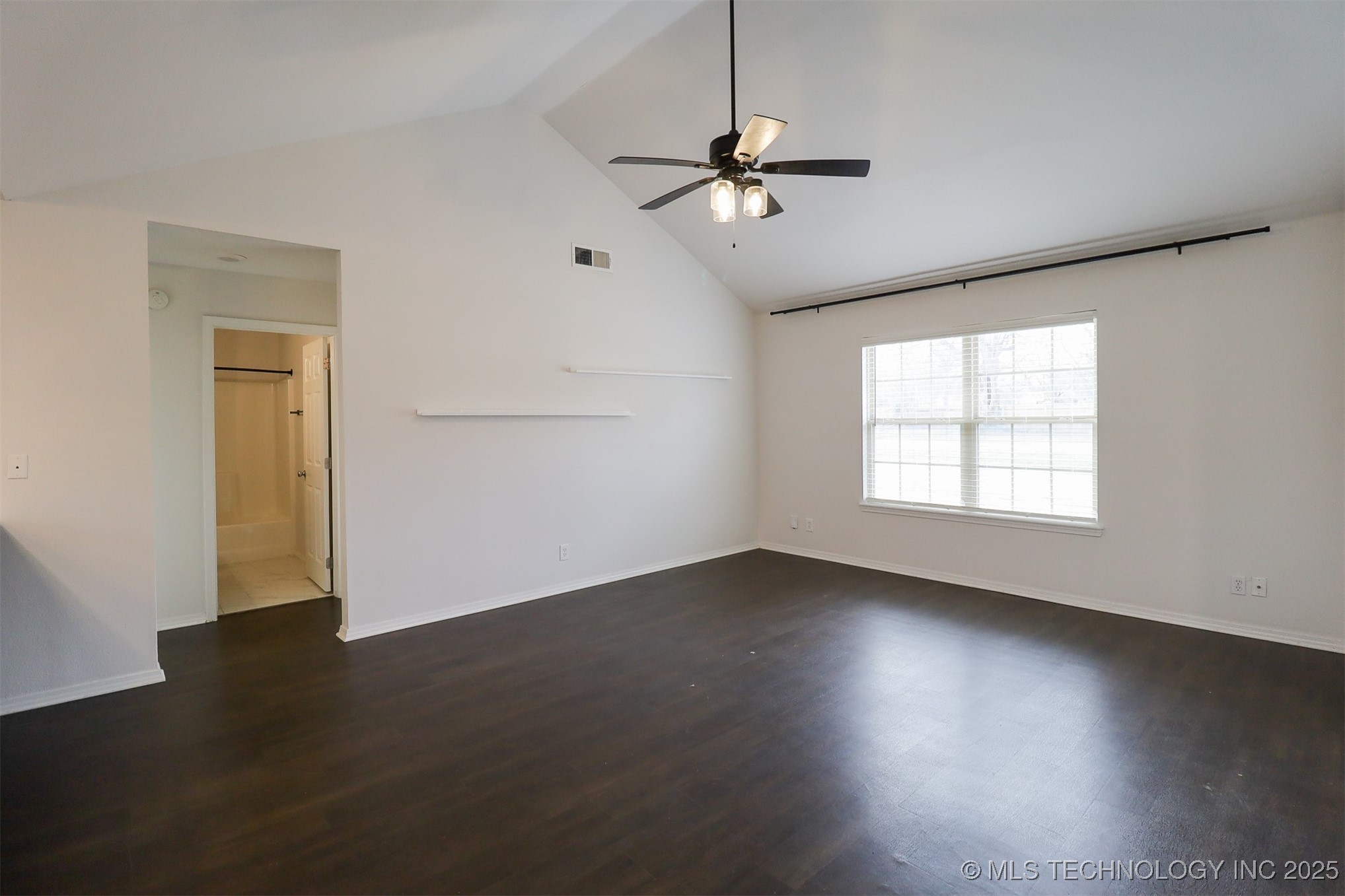 402 E Tecumseh Street Property Photo 5