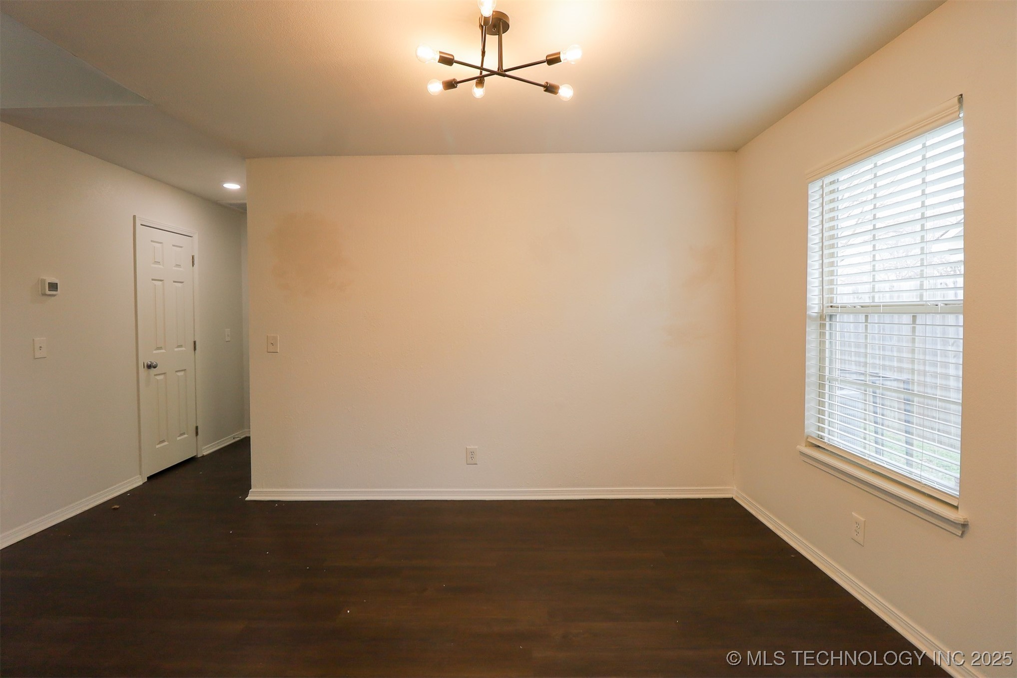 402 E Tecumseh Street Property Photo 8