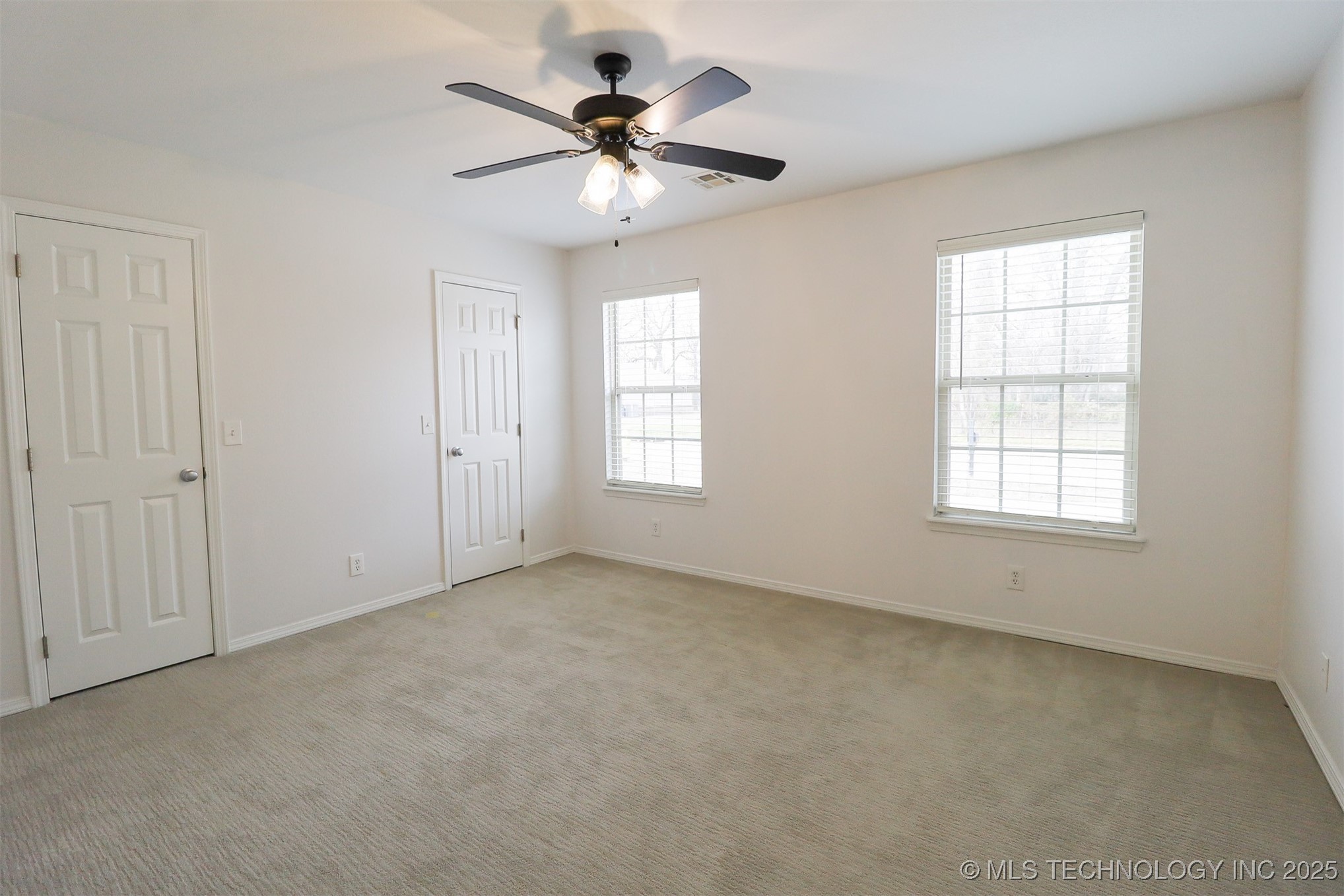 402 E Tecumseh Street Property Photo 12