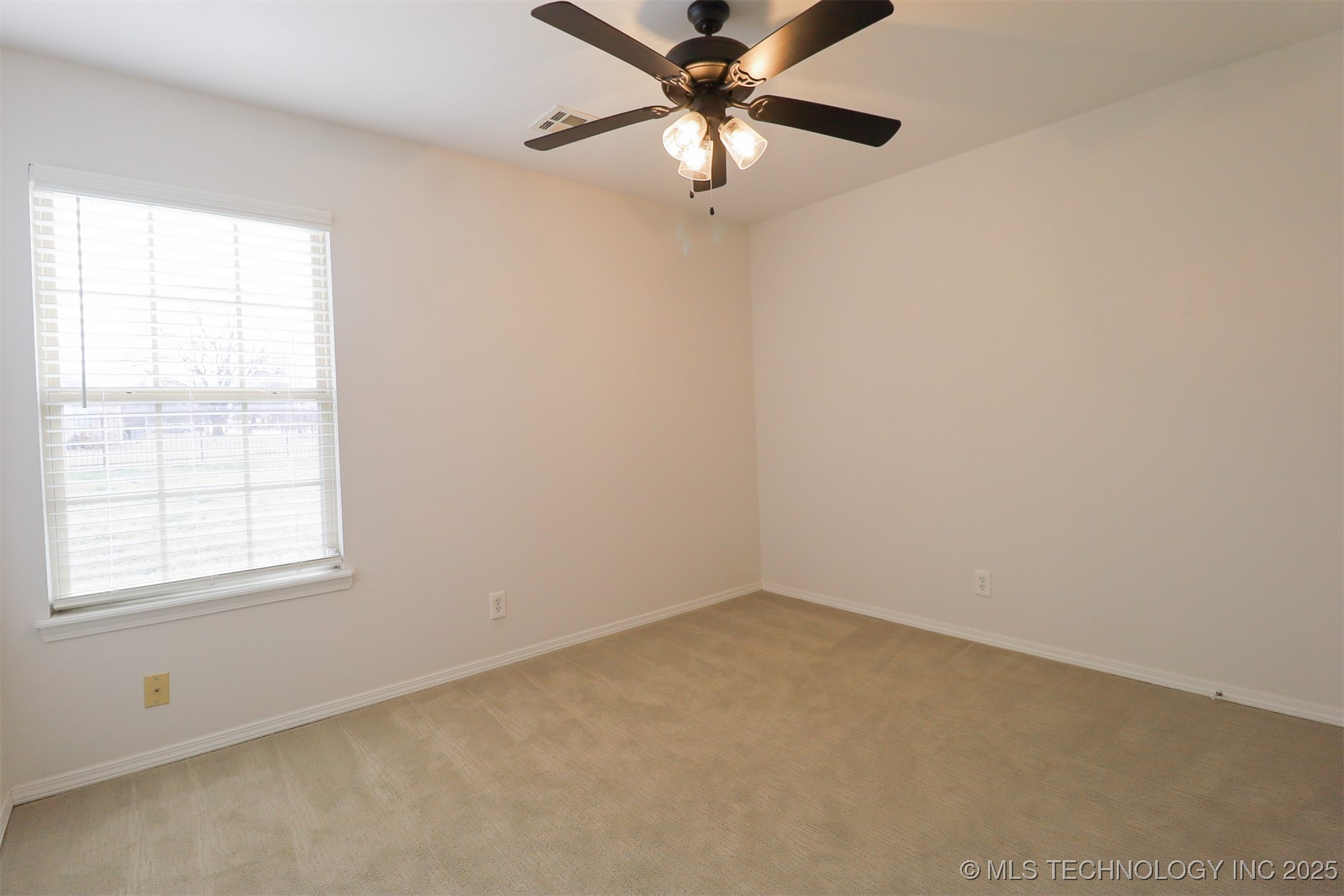 402 E Tecumseh Street Property Photo 18