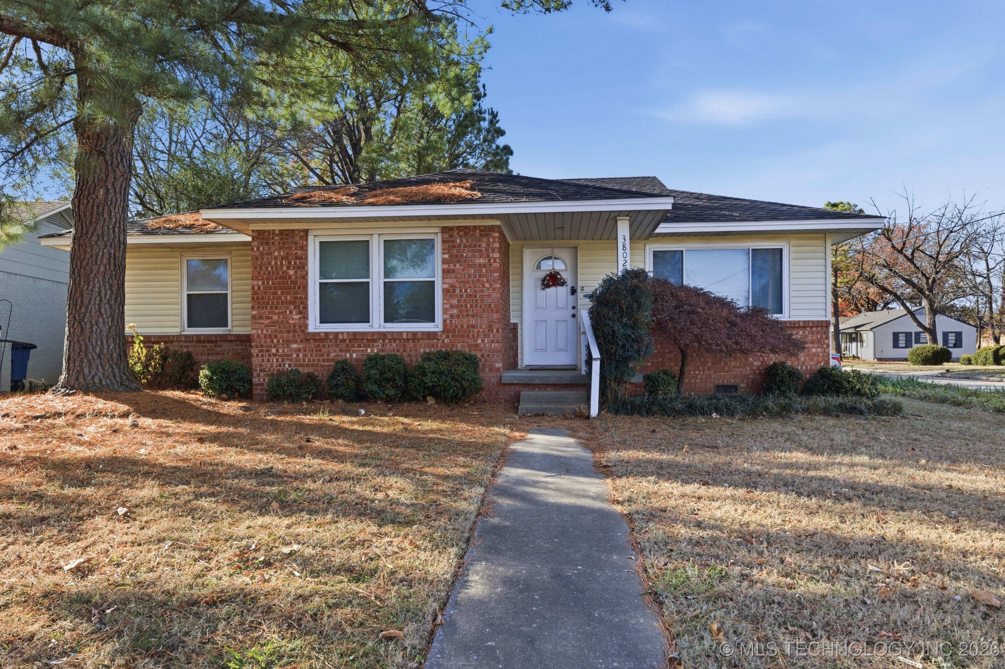 3802 S Knoxville Avenue Property Photo 1