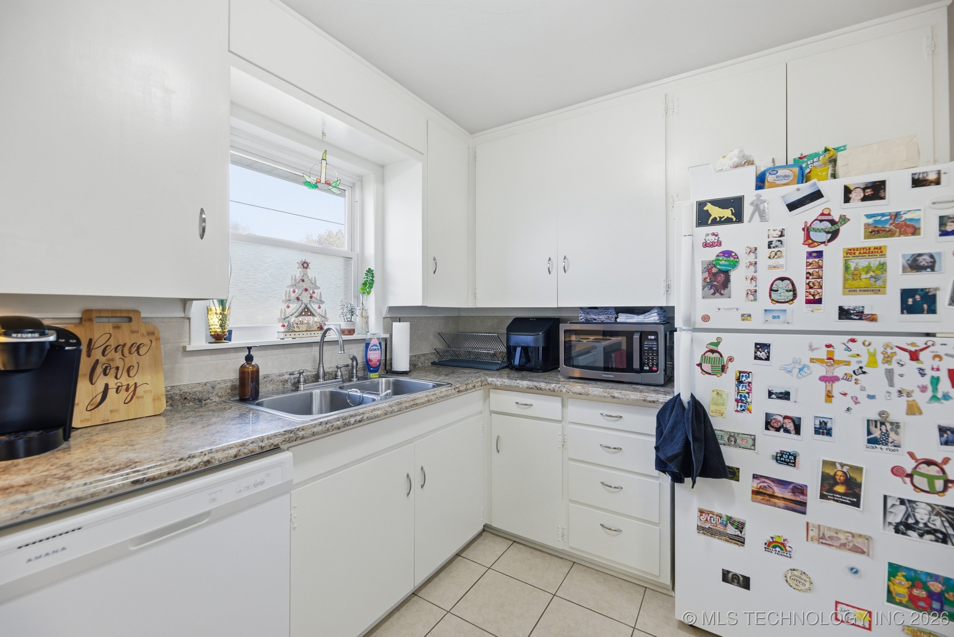 3802 S Knoxville Avenue Property Photo 8