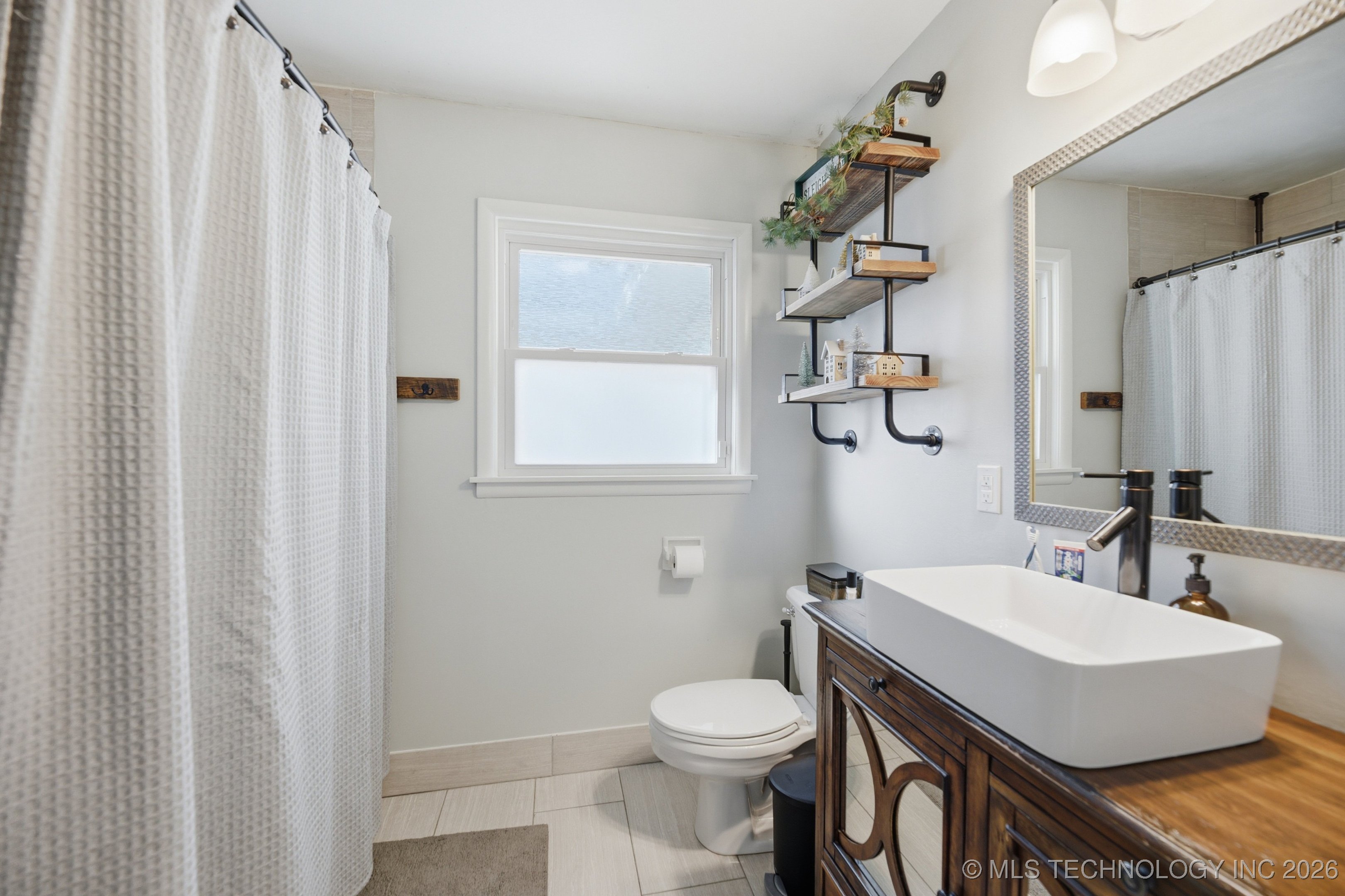 3802 S Knoxville Avenue Property Photo 15