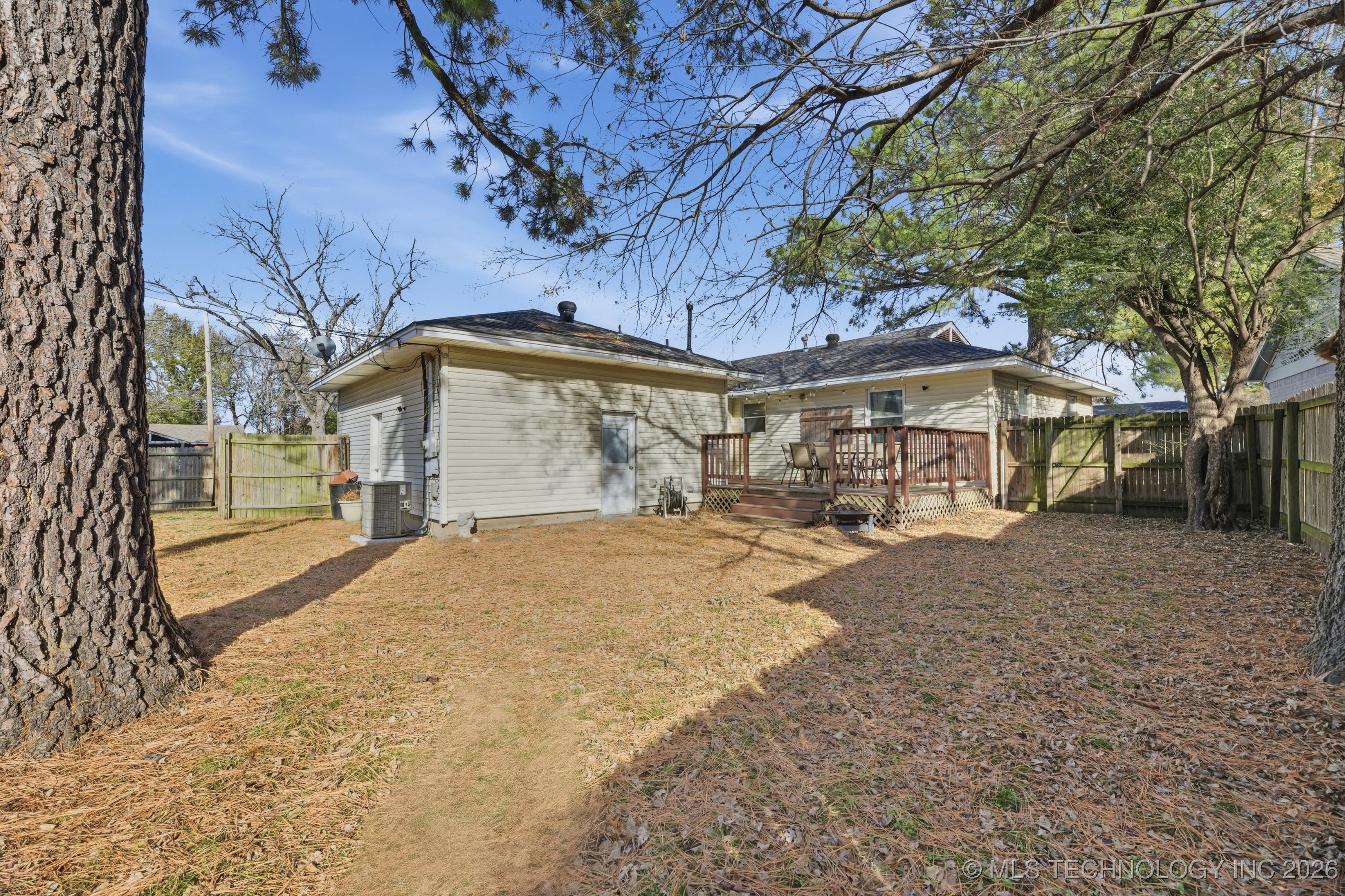 3802 S Knoxville Avenue Property Photo 19