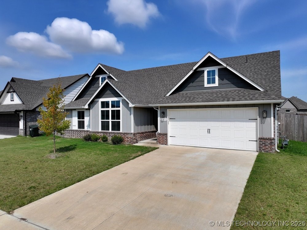 23073 E 106th Street S Property Photo 2