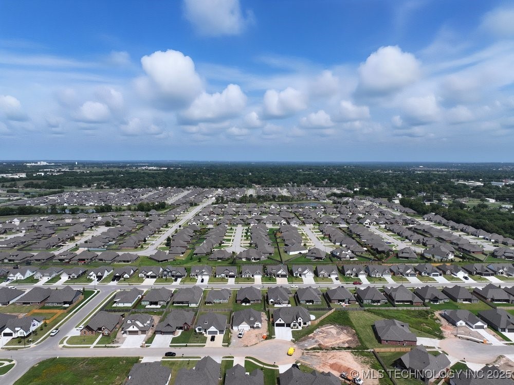 23073 E 106th Street S Property Photo 5