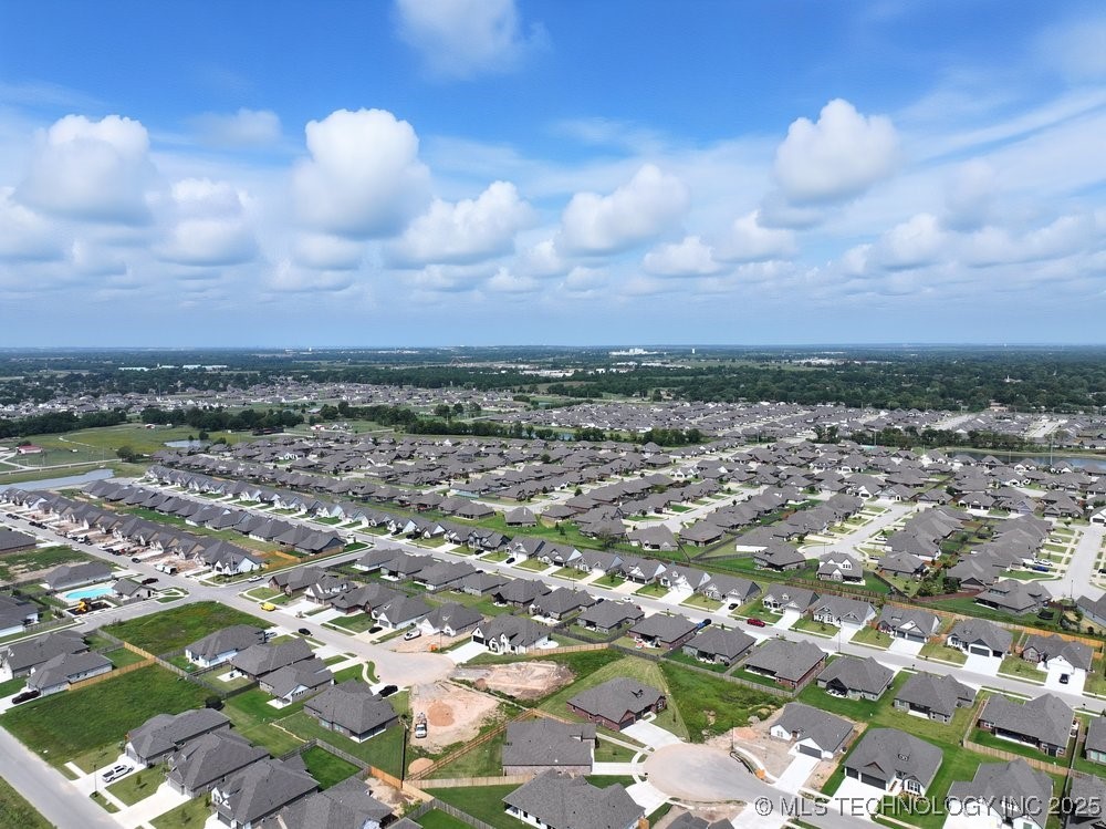 23073 E 106th Street S Property Photo 6