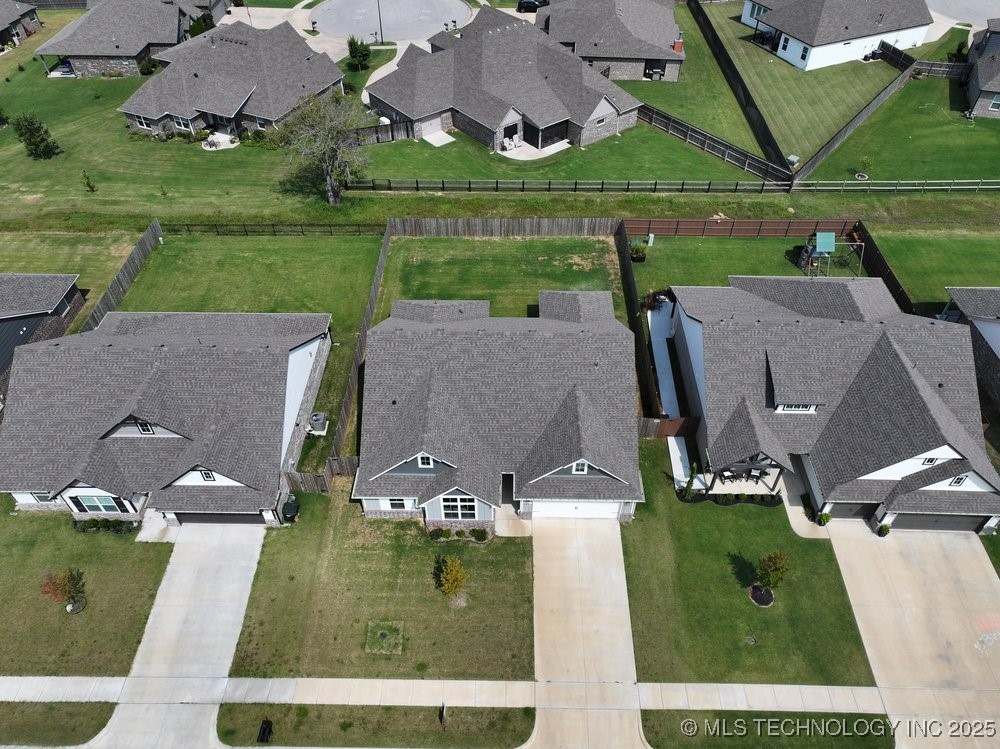 23073 E 106th Street S Property Photo 9