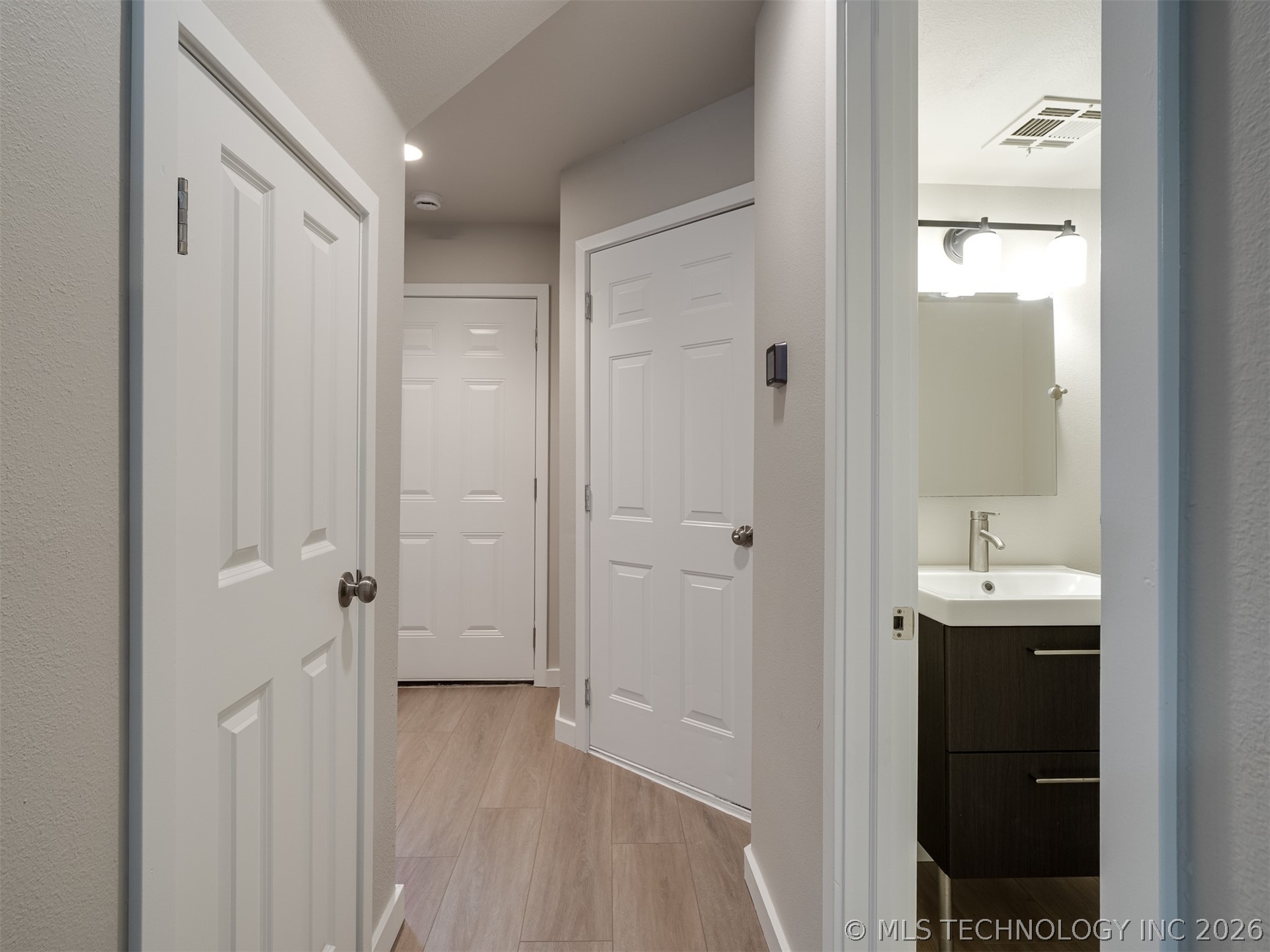 321 W J Street Property Photo 4