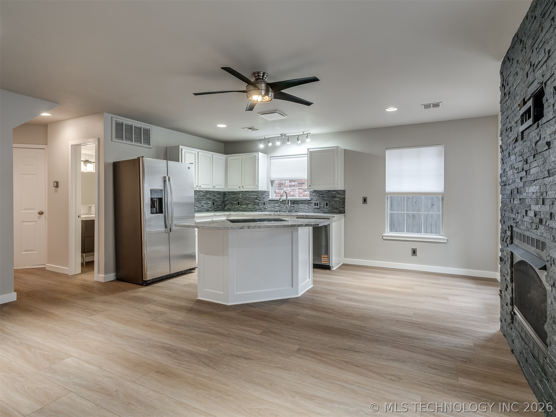 321 W J Street Property Photo 10