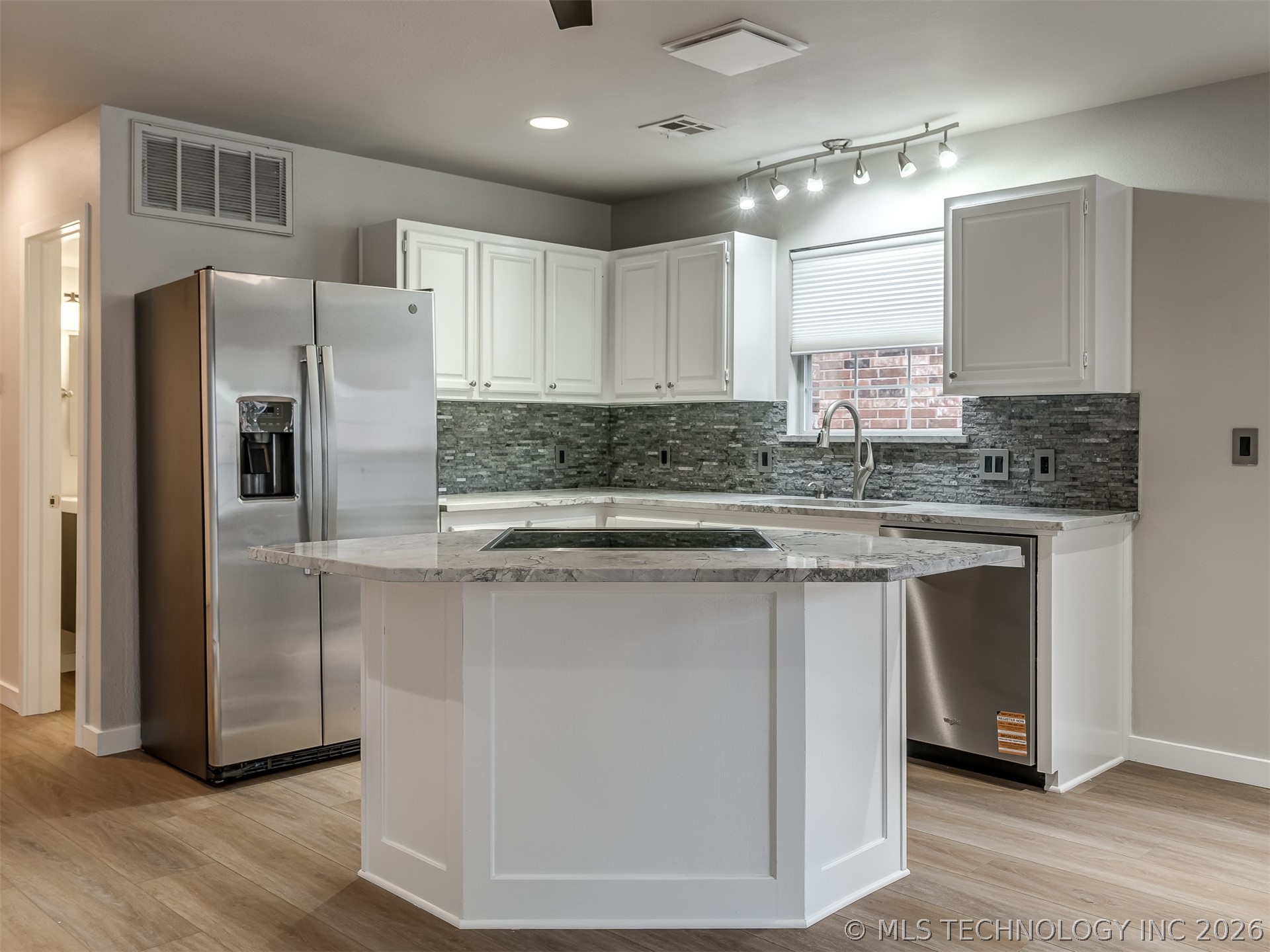 321 W J Street Property Photo 13