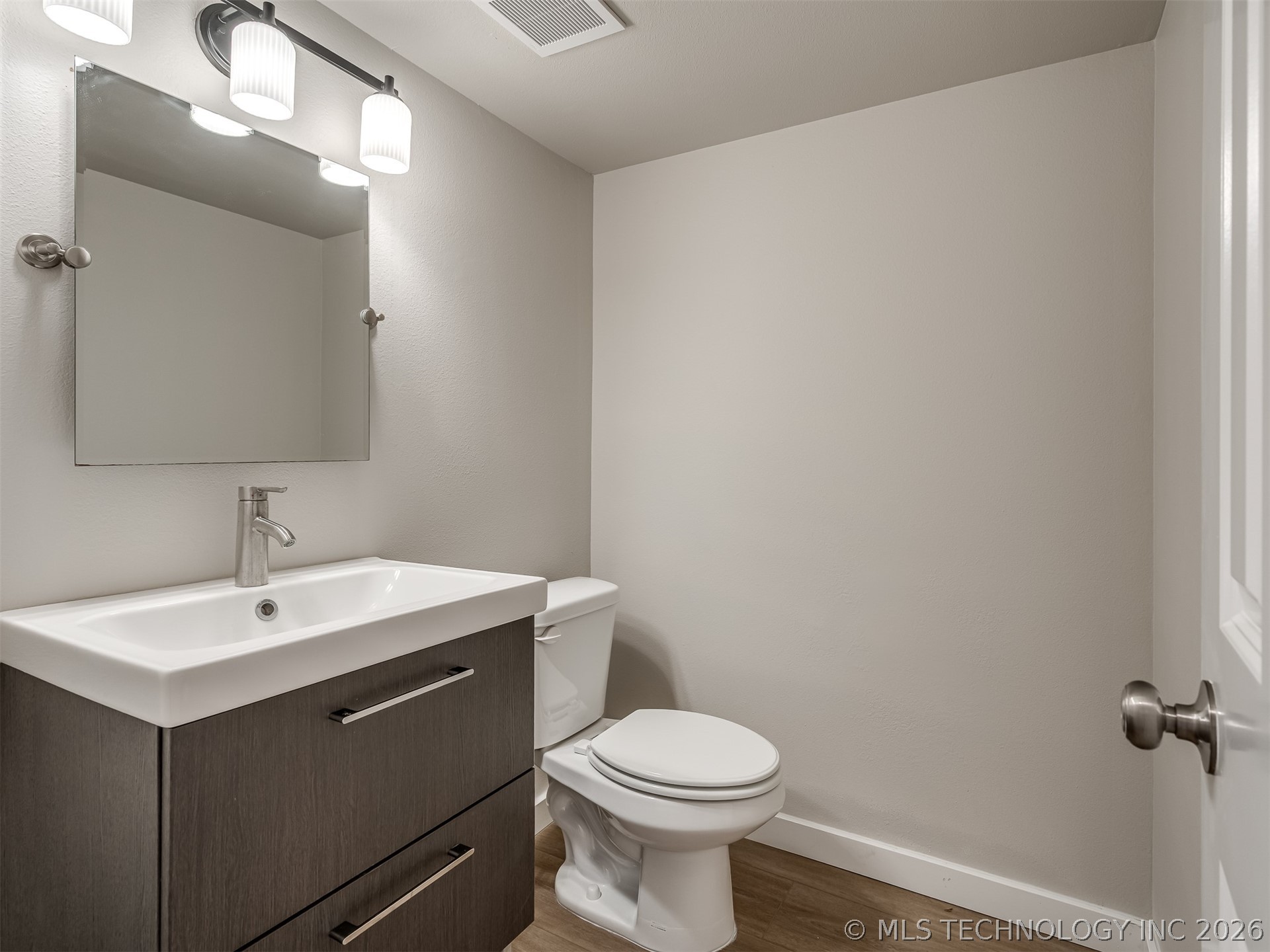 321 W J Street Property Photo 21