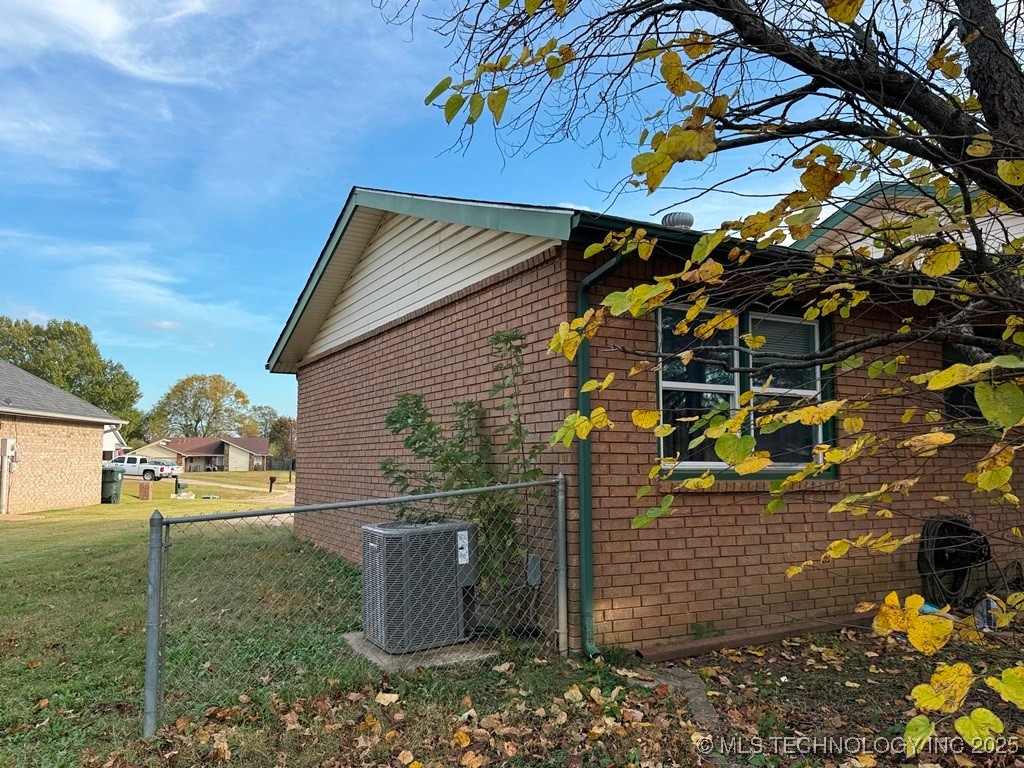 8 Dakota Property Photo 5