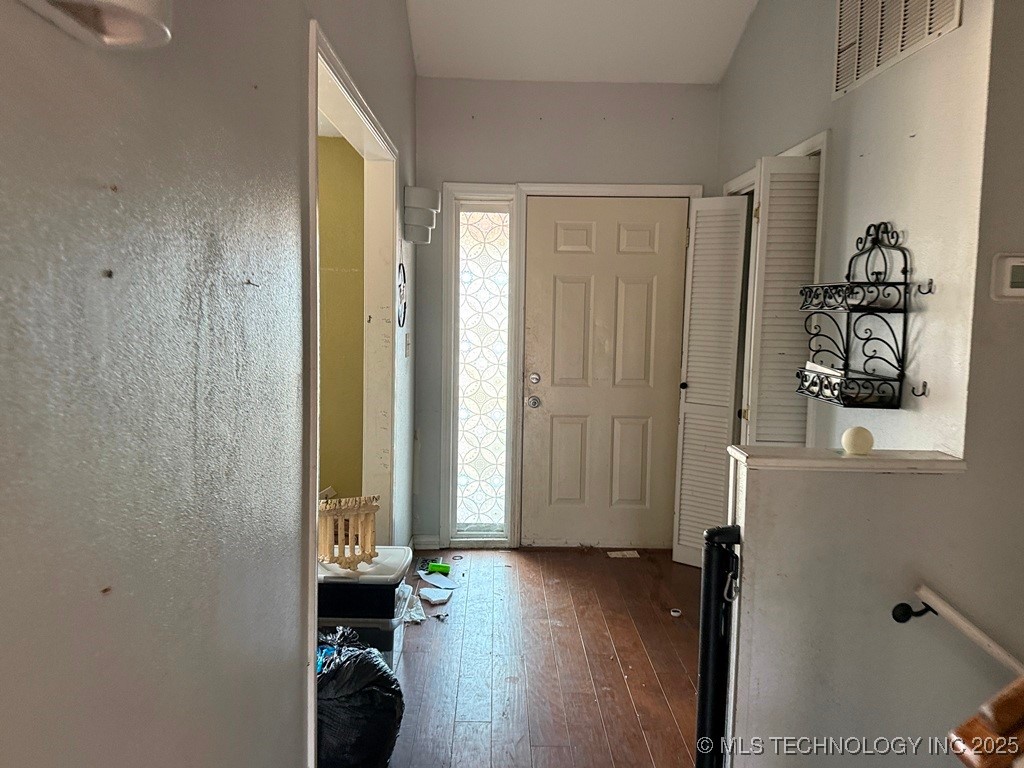 8 Dakota Property Photo 6