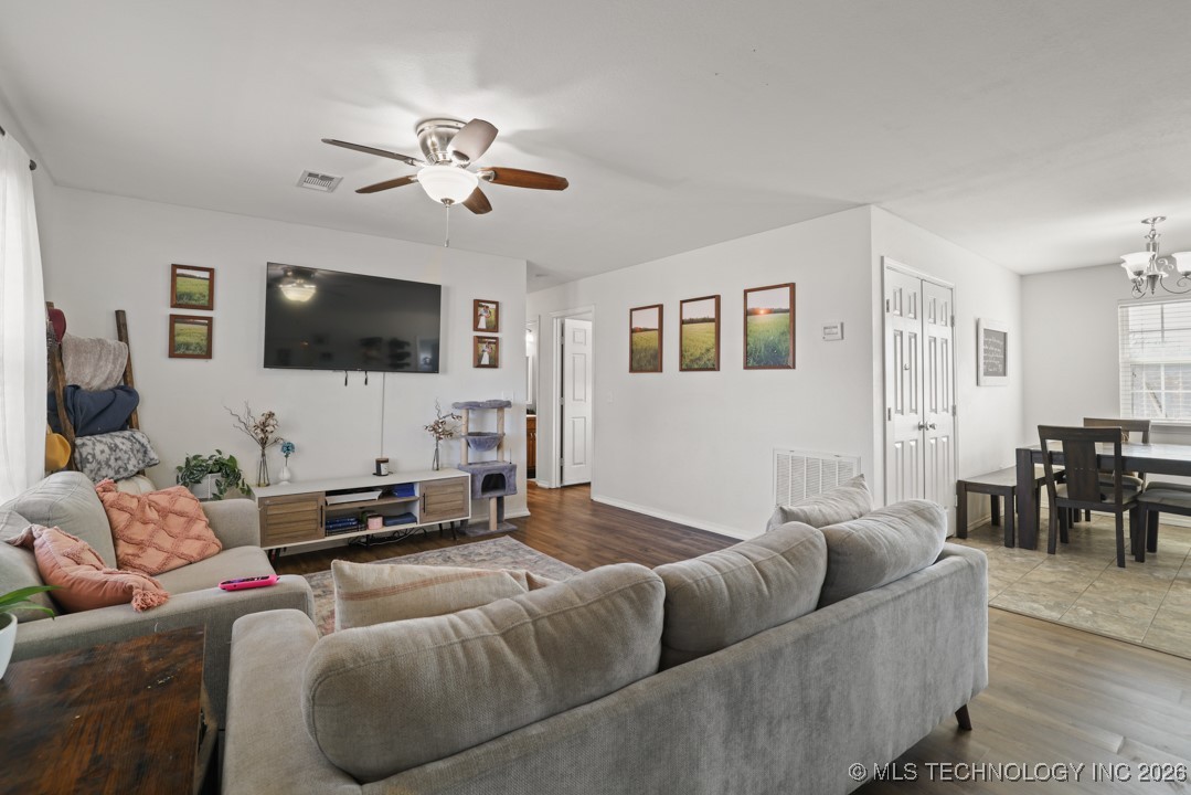 609 W Smiser Road Property Photo 4