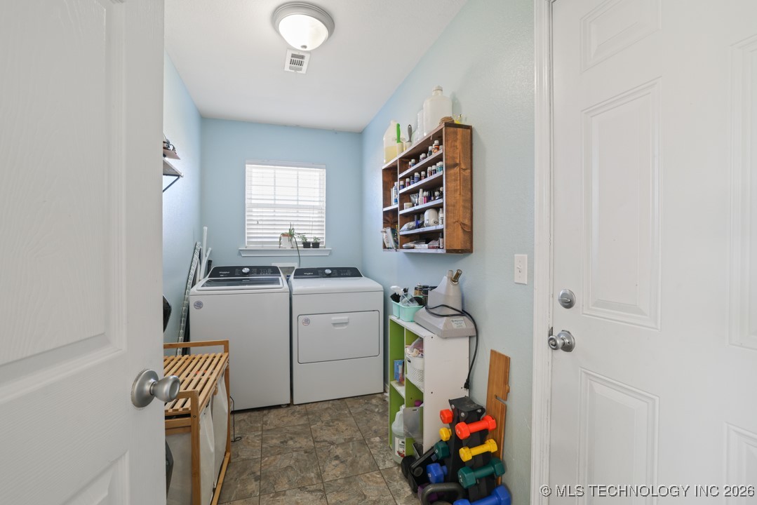 609 W Smiser Road Property Photo 9