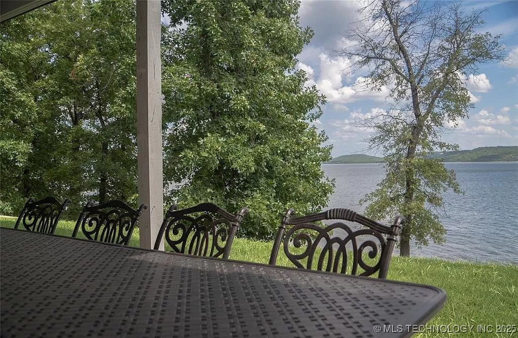 117271 S 4238 Property Photo 8