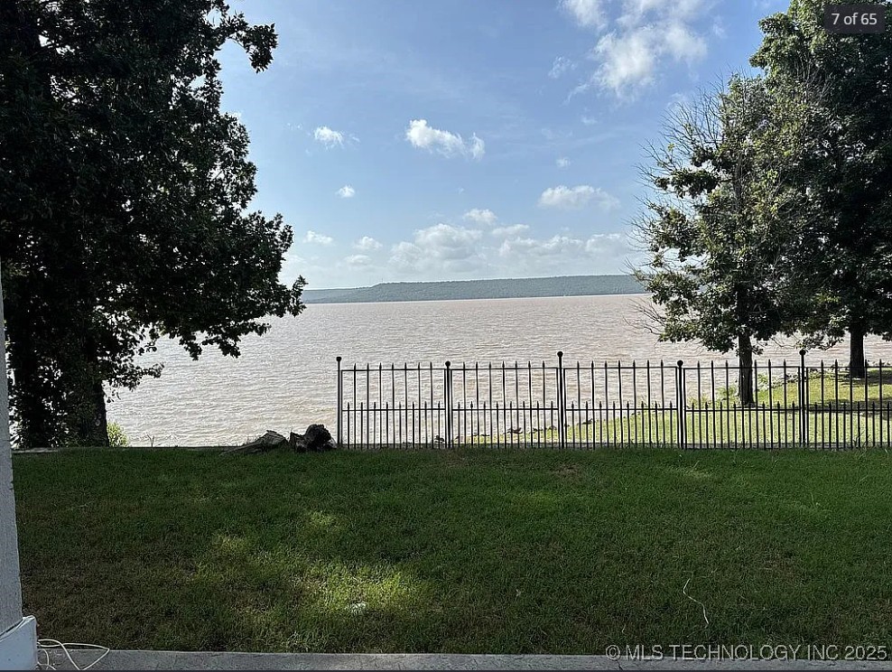 117271 S 4238 Property Photo 10