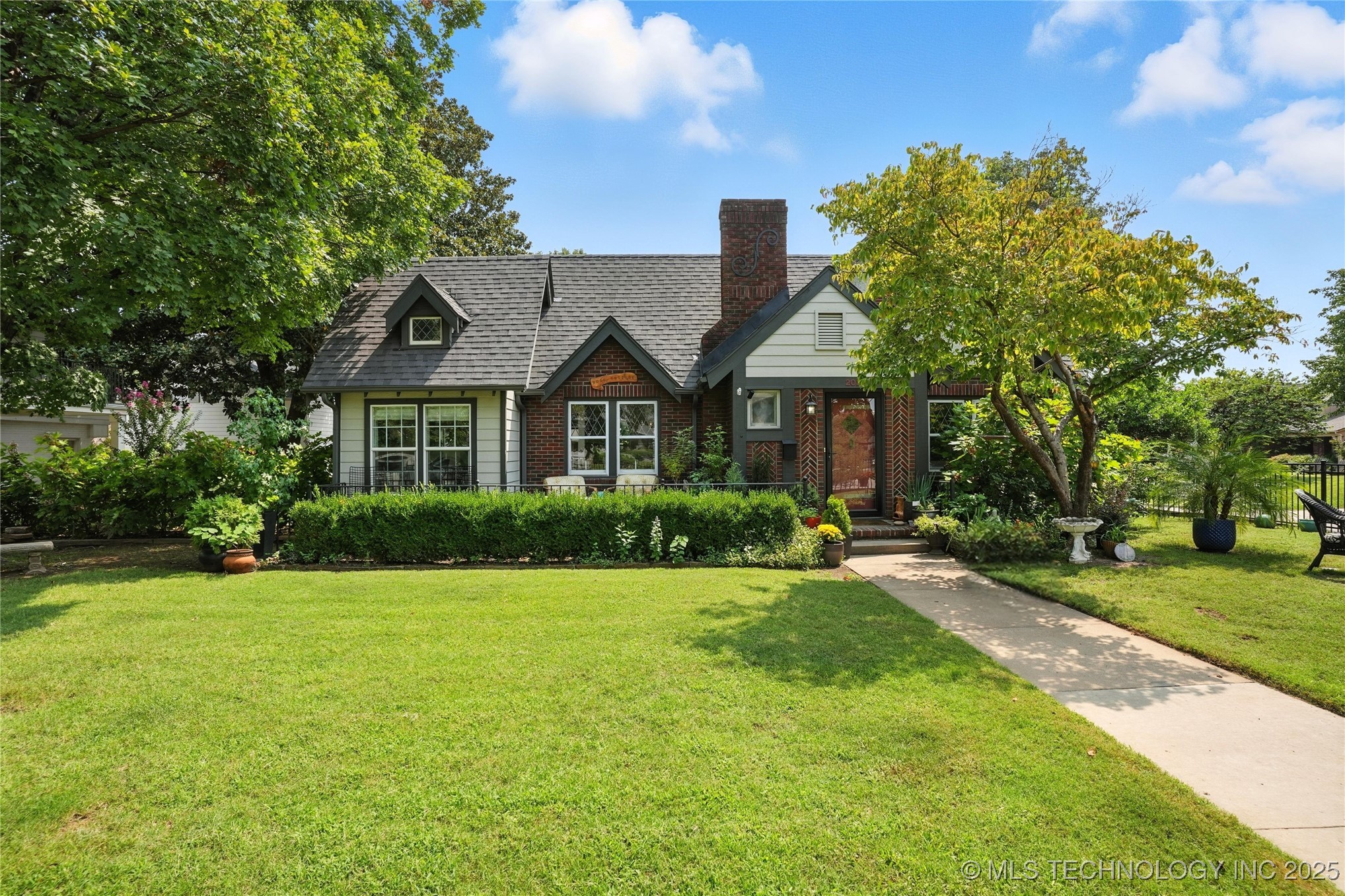 202 Hazel Boulevard Property Photo 2