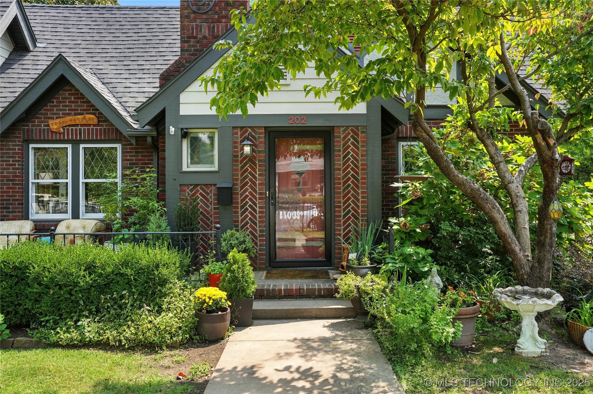 202 Hazel Boulevard Property Photo 3