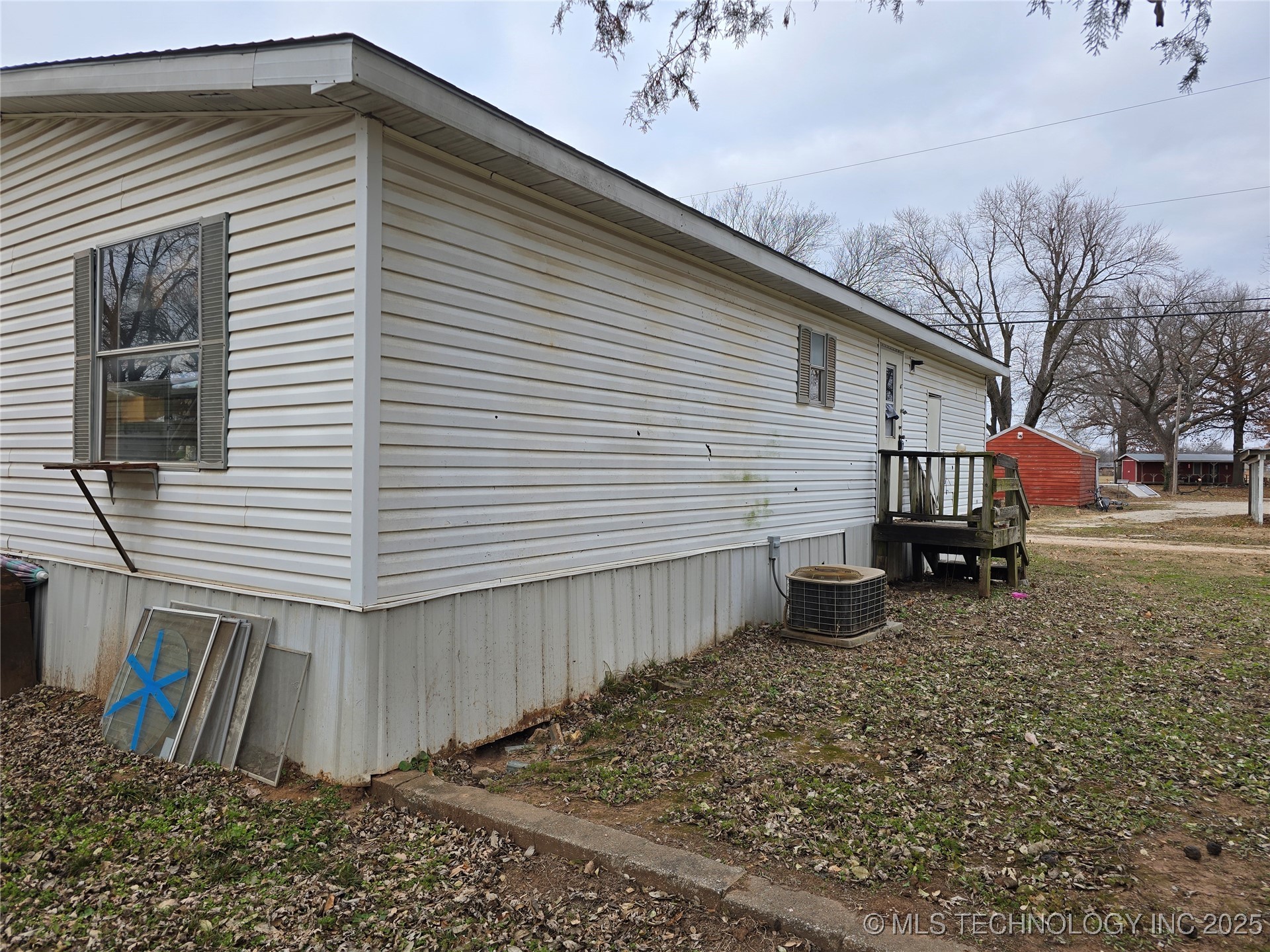 1004 Blue Hawk Road Property Photo 4