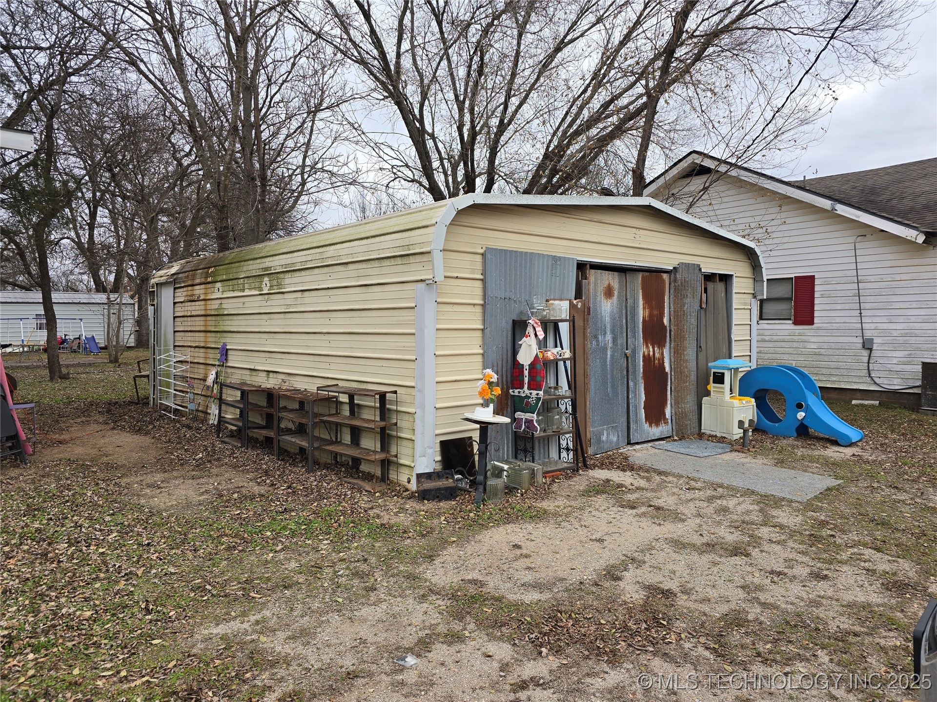 1004 Blue Hawk Road Property Photo 5