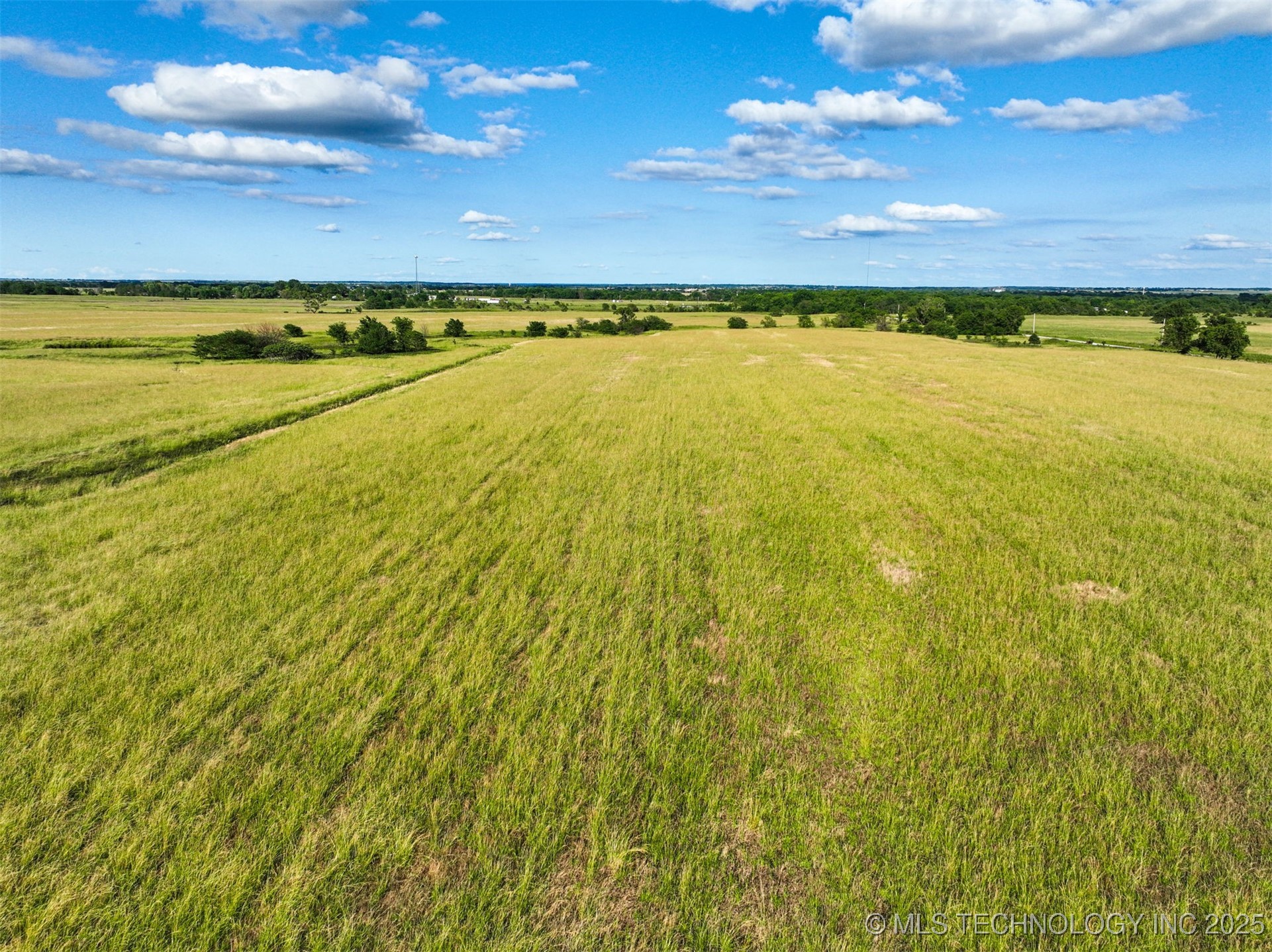 0002 S 4080 Road Property Photo 4