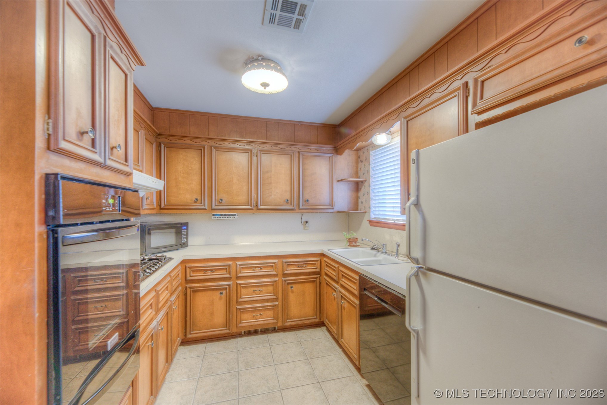 2311 S 117th East Avenue Property Photo 11