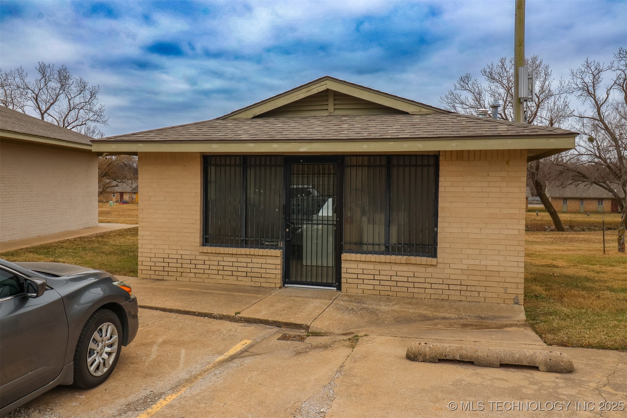 4012 W 56th Place Property Photo 6