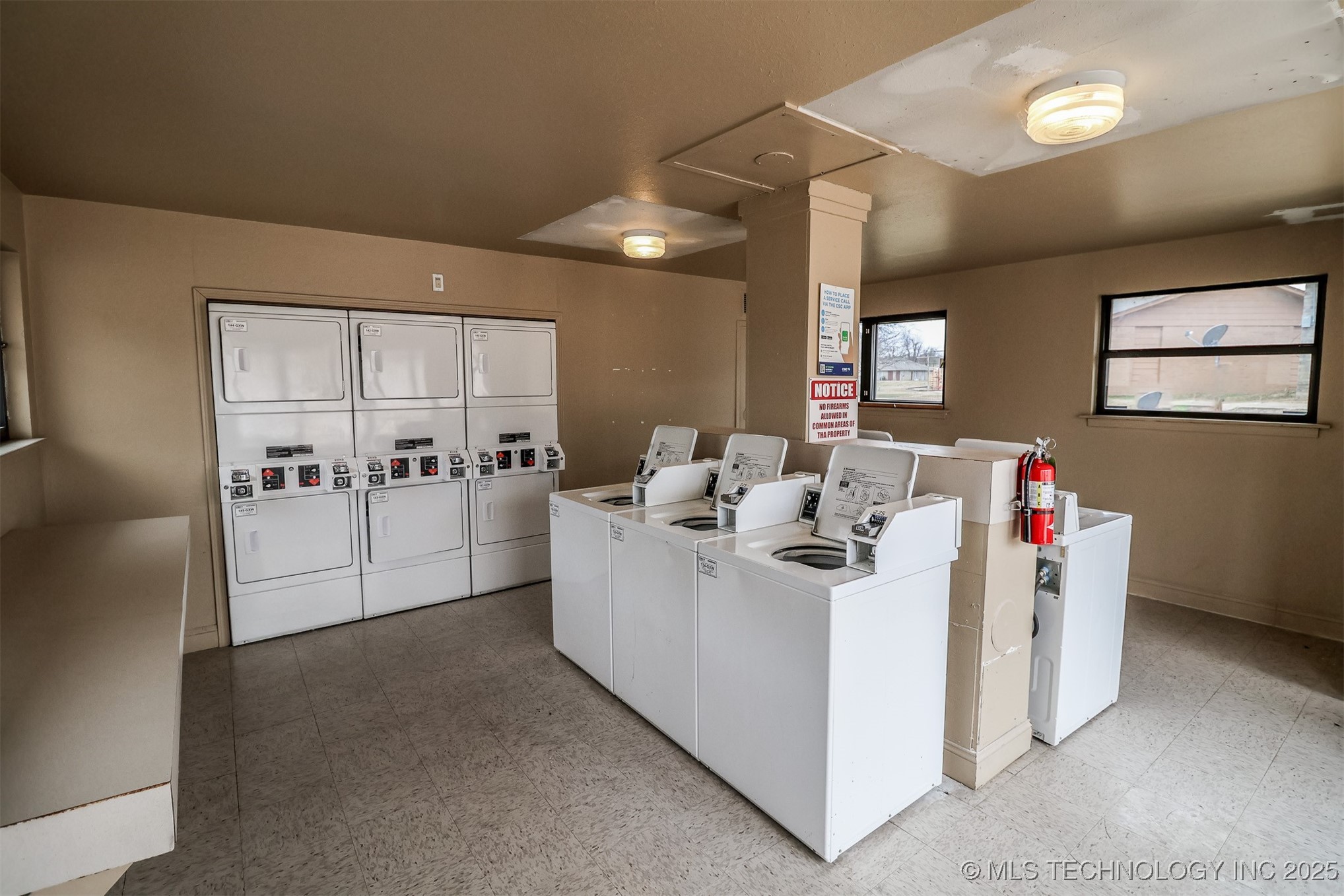 4012 W 56th Place Property Photo 8