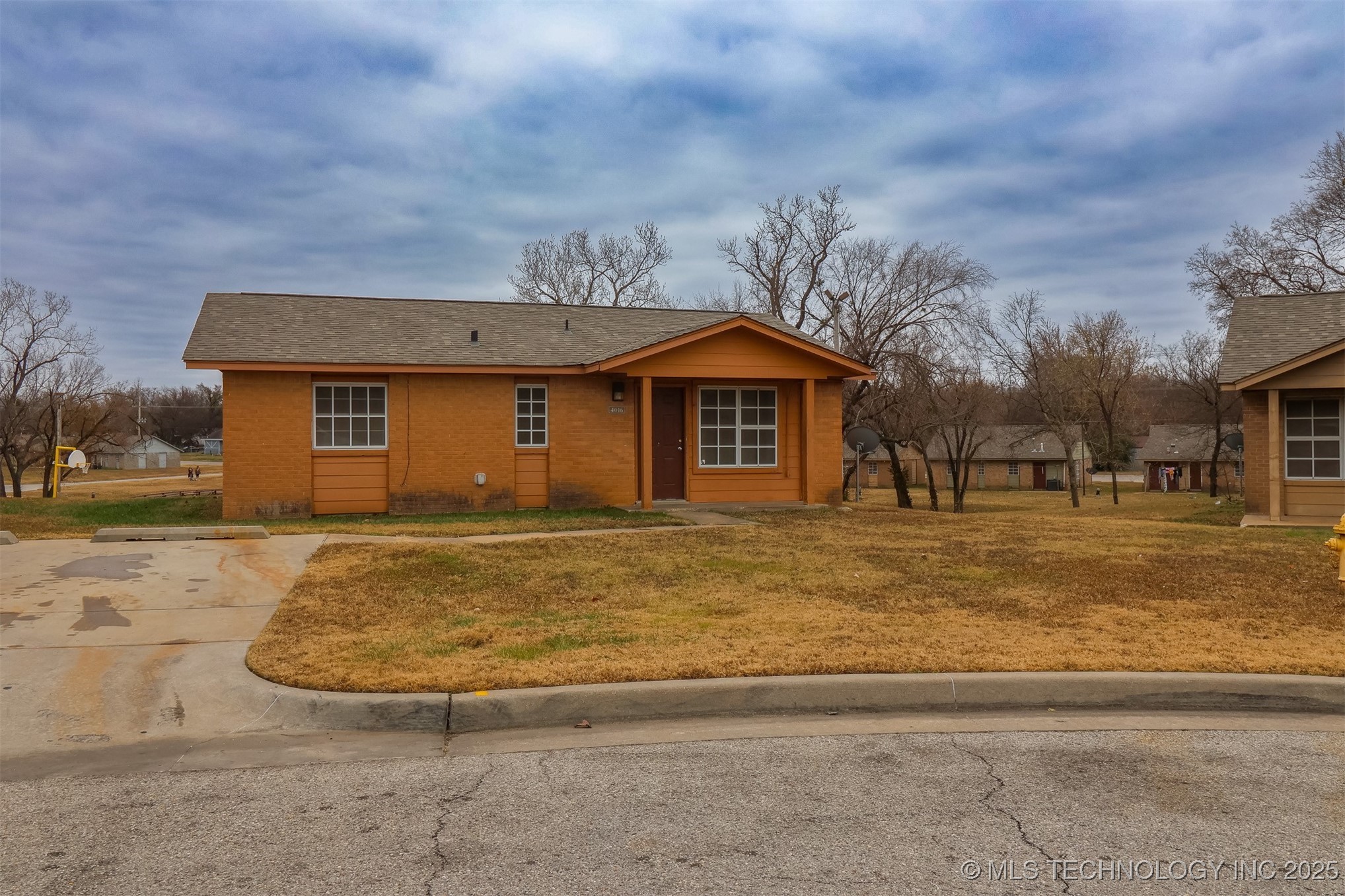 4012 W 56th Place Property Photo 9