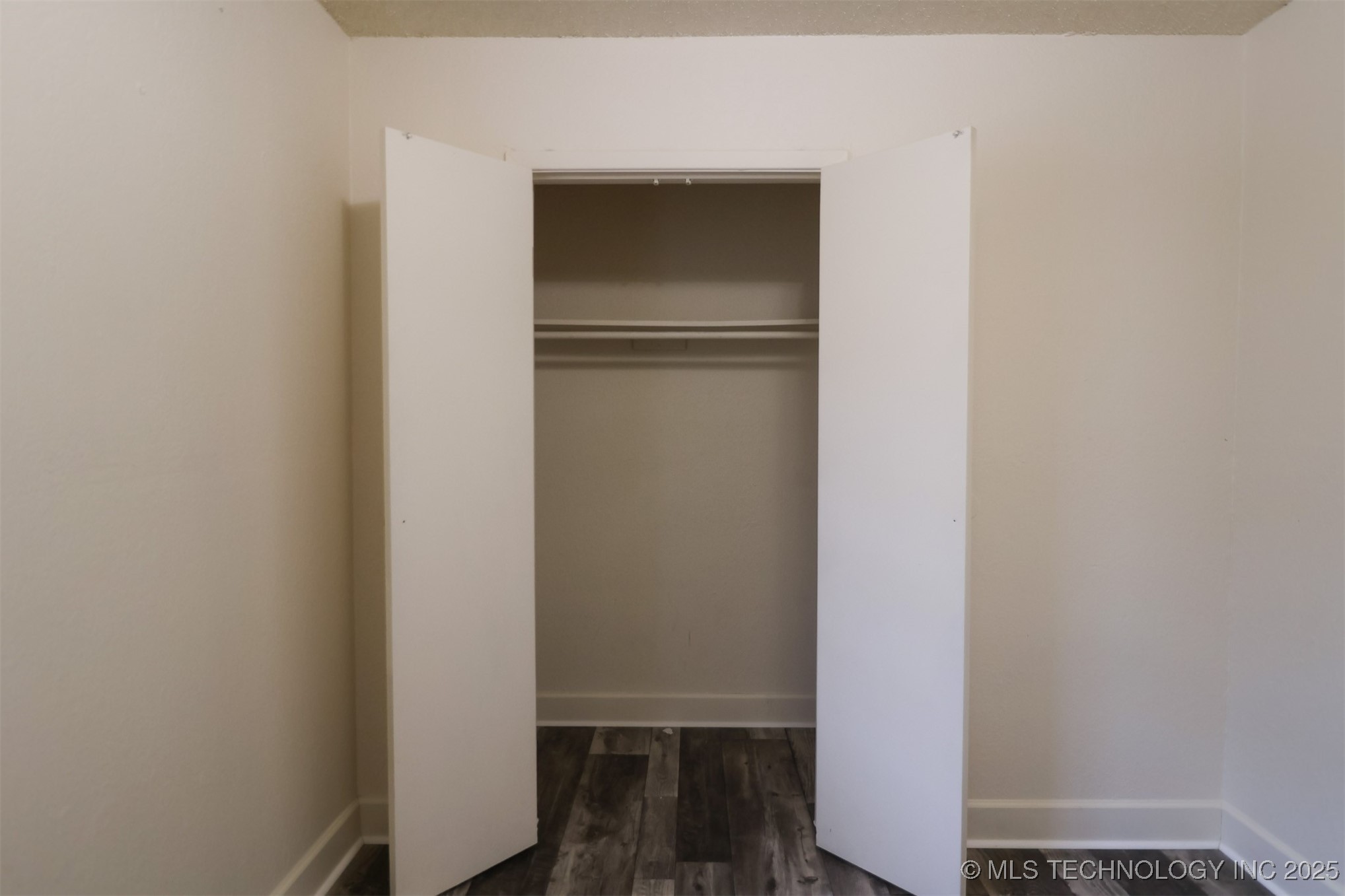 4012 W 56th Place Property Photo 14