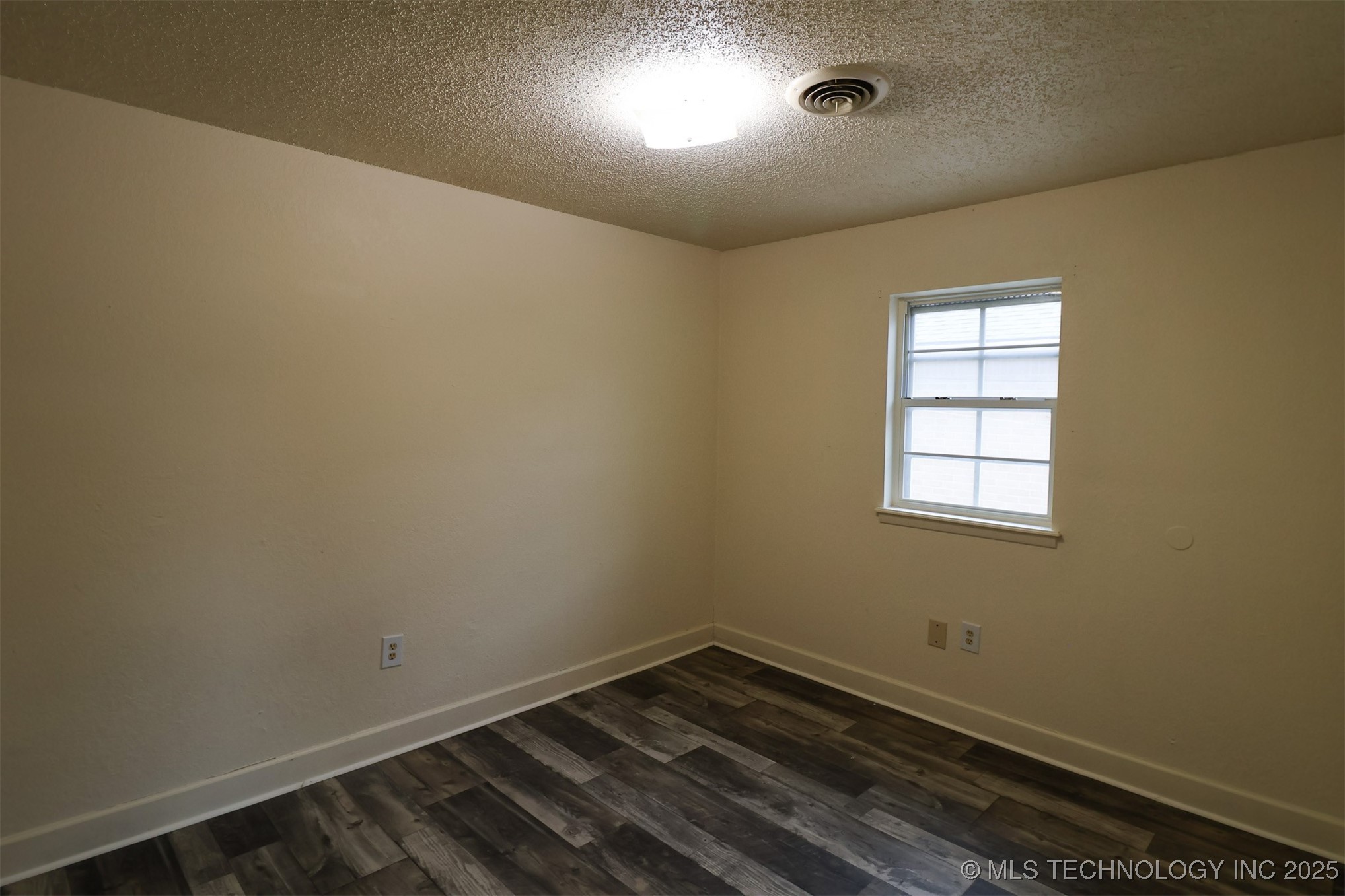 4012 W 56th Place Property Photo 16