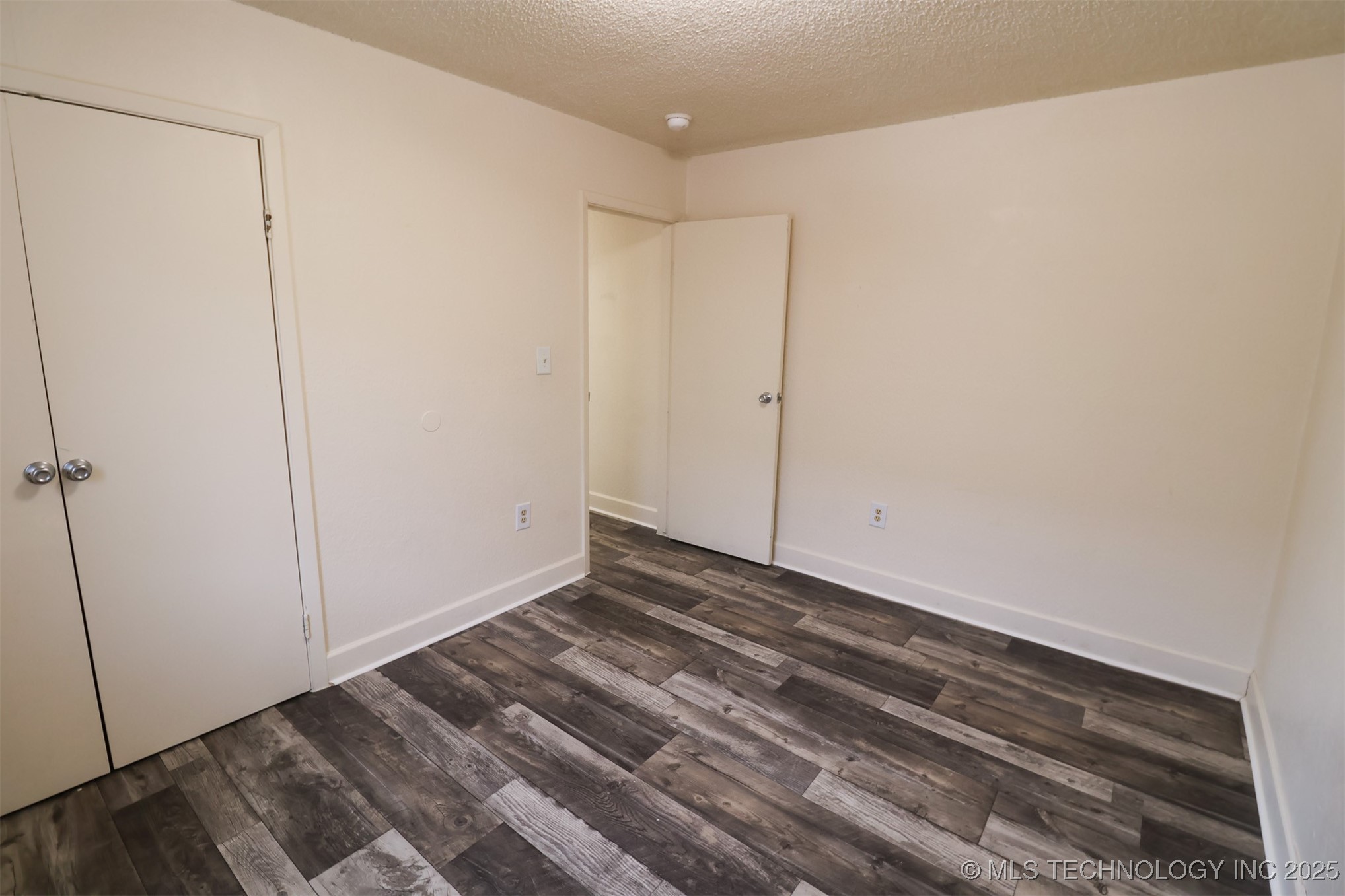 4012 W 56th Place Property Photo 17