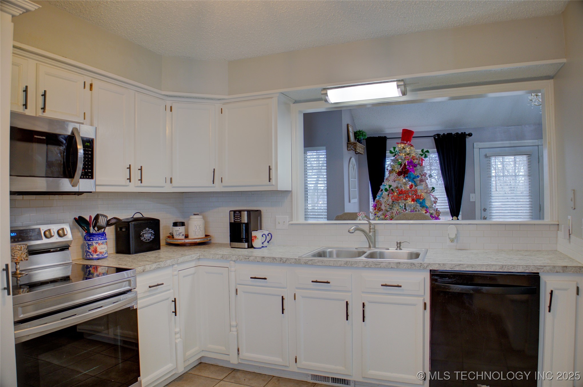 2925 W Berwick Street Property Photo 18