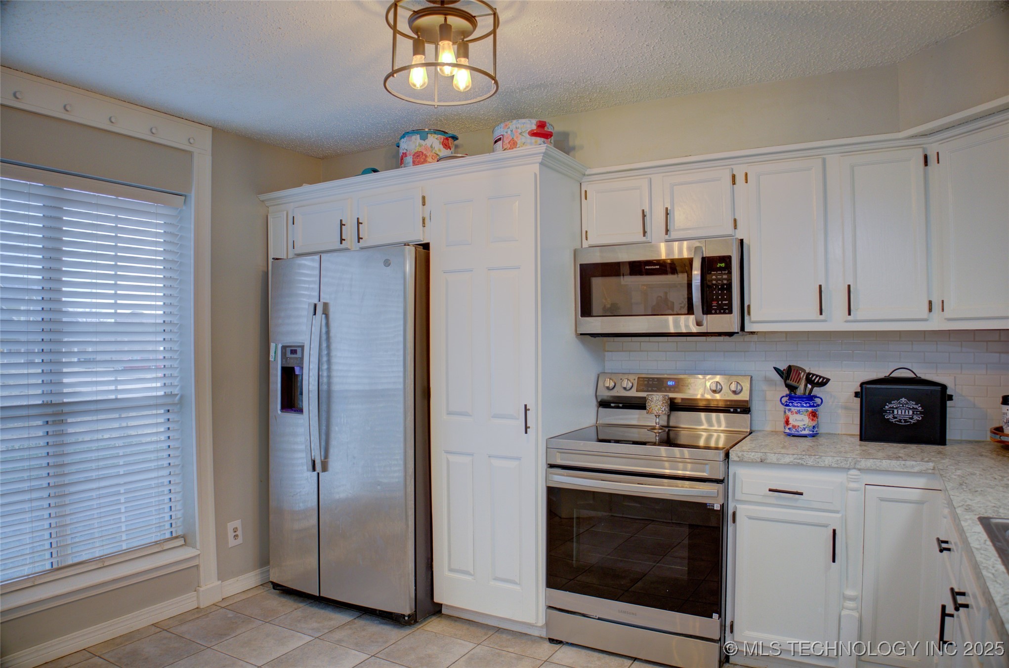 2925 W Berwick Street Property Photo 19