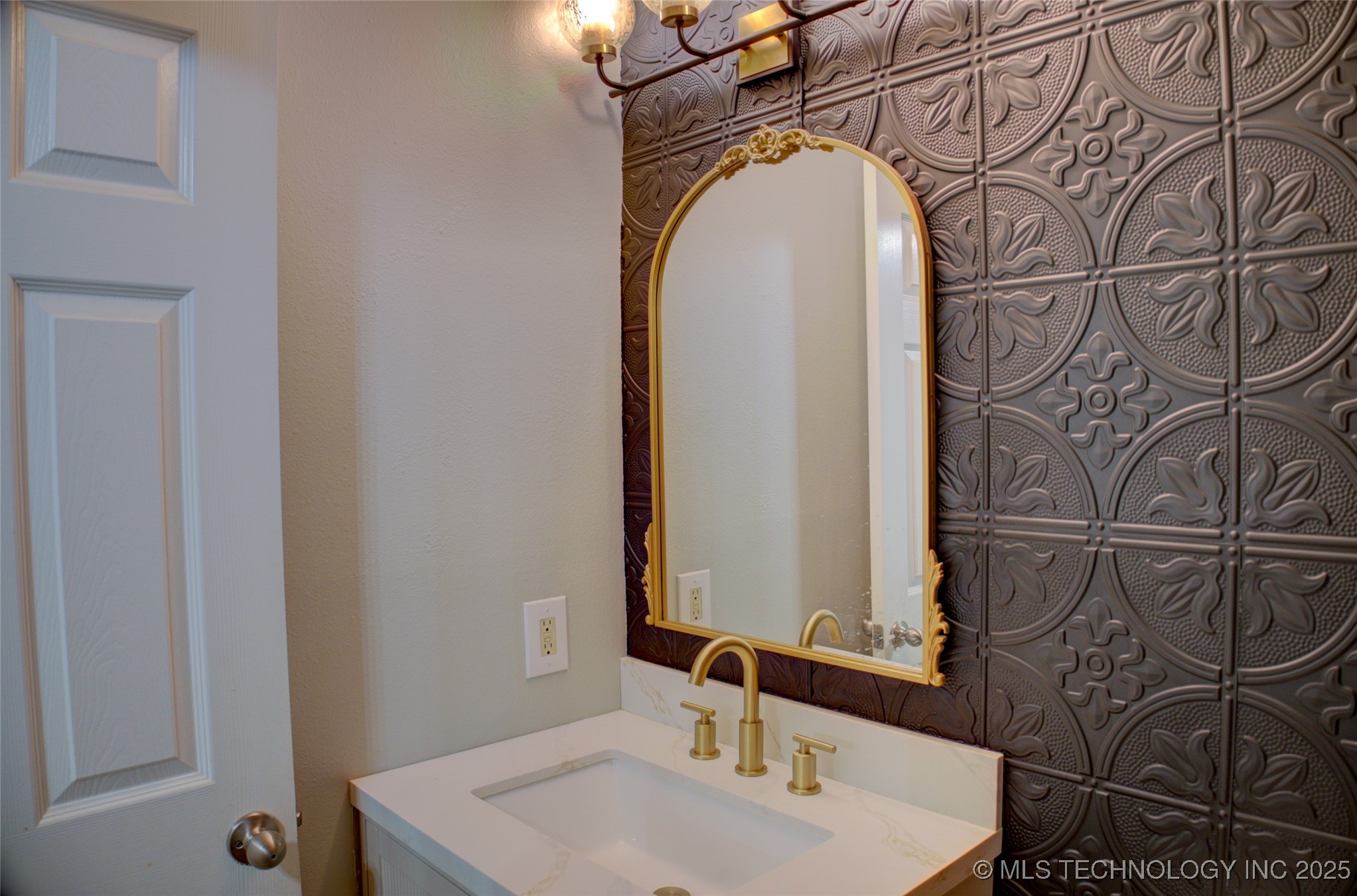 2925 W Berwick Street Property Photo 35