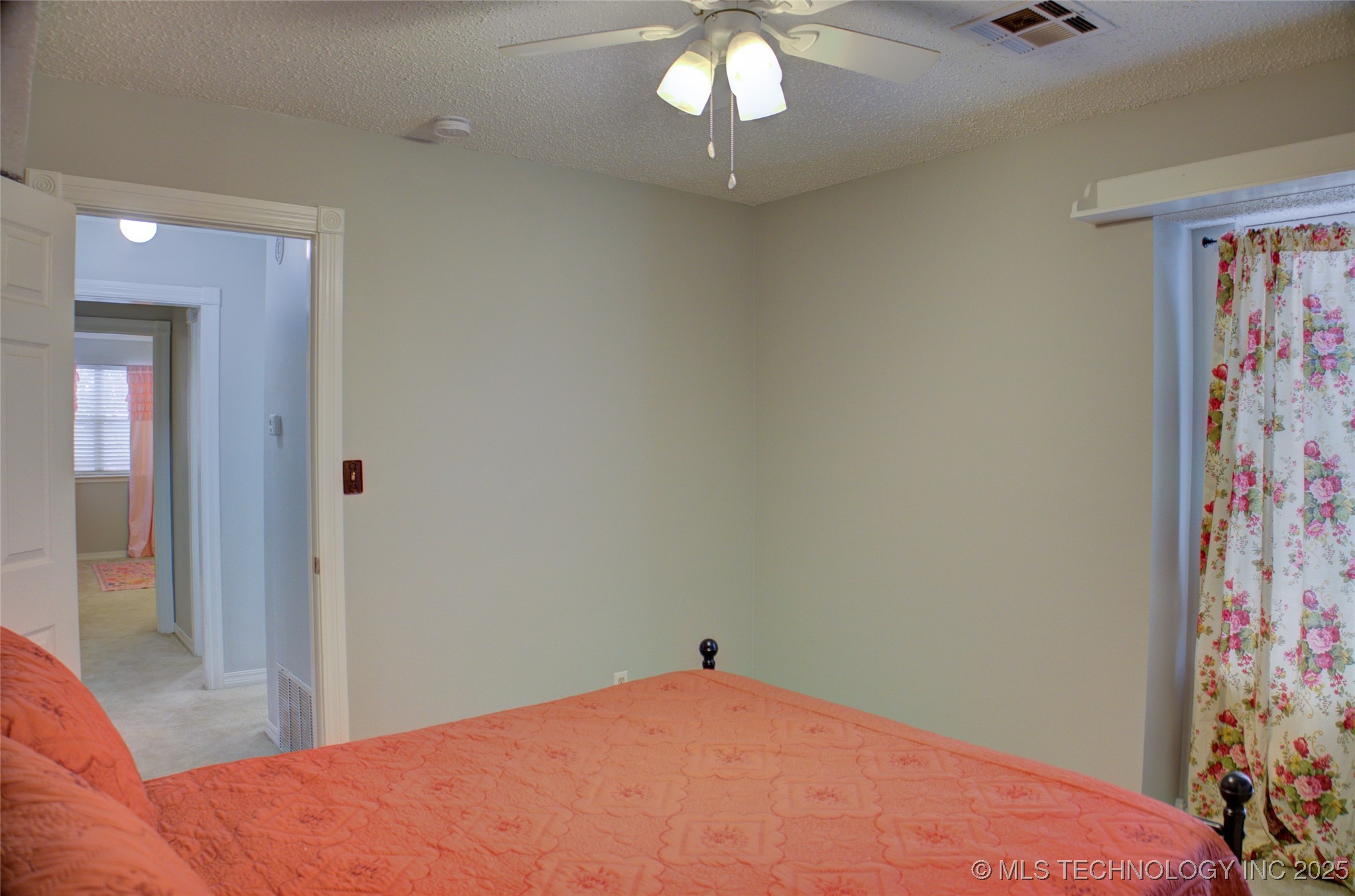 2925 W Berwick Street Property Photo 50