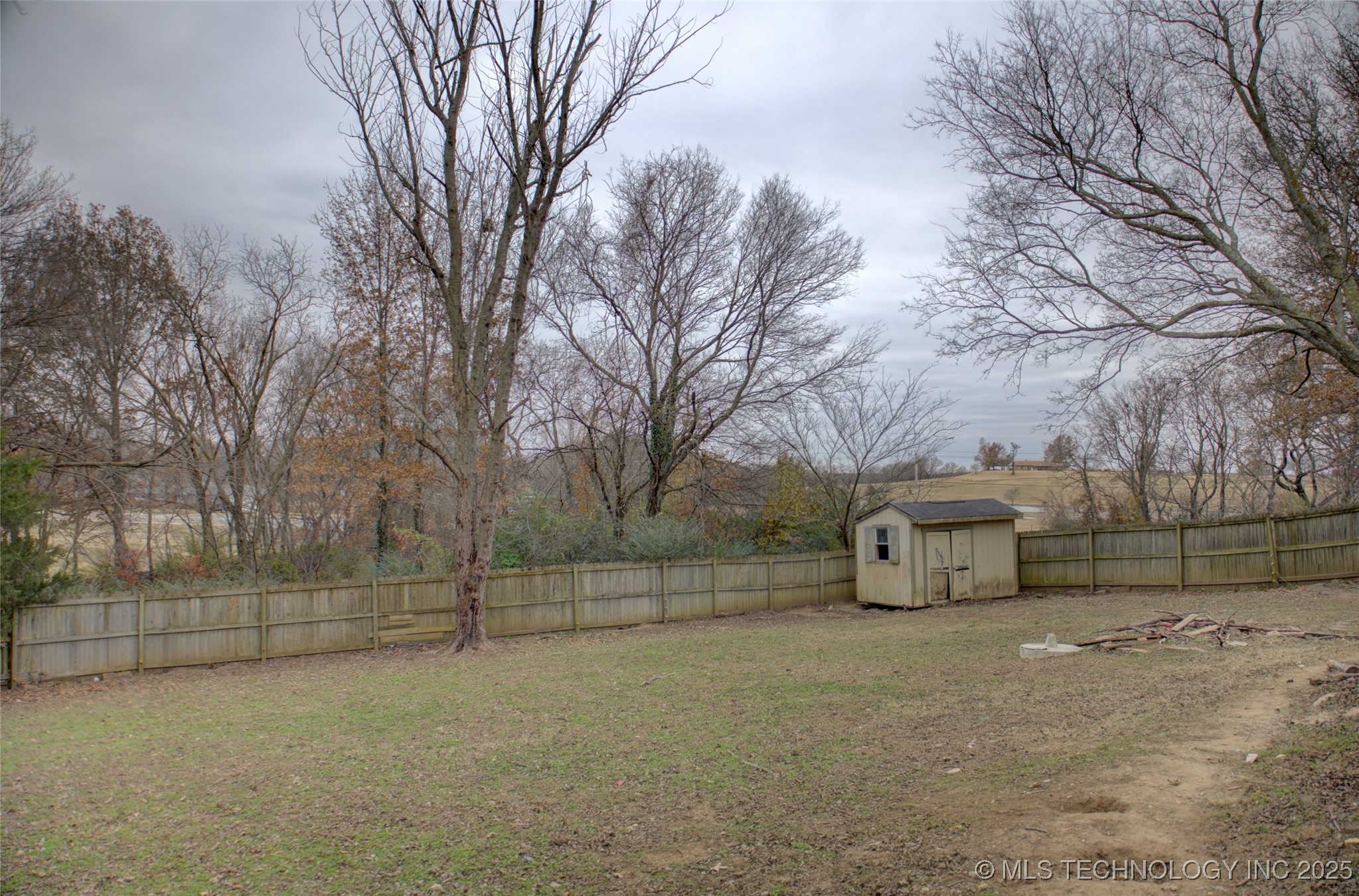 2925 W Berwick Street Property Photo 57