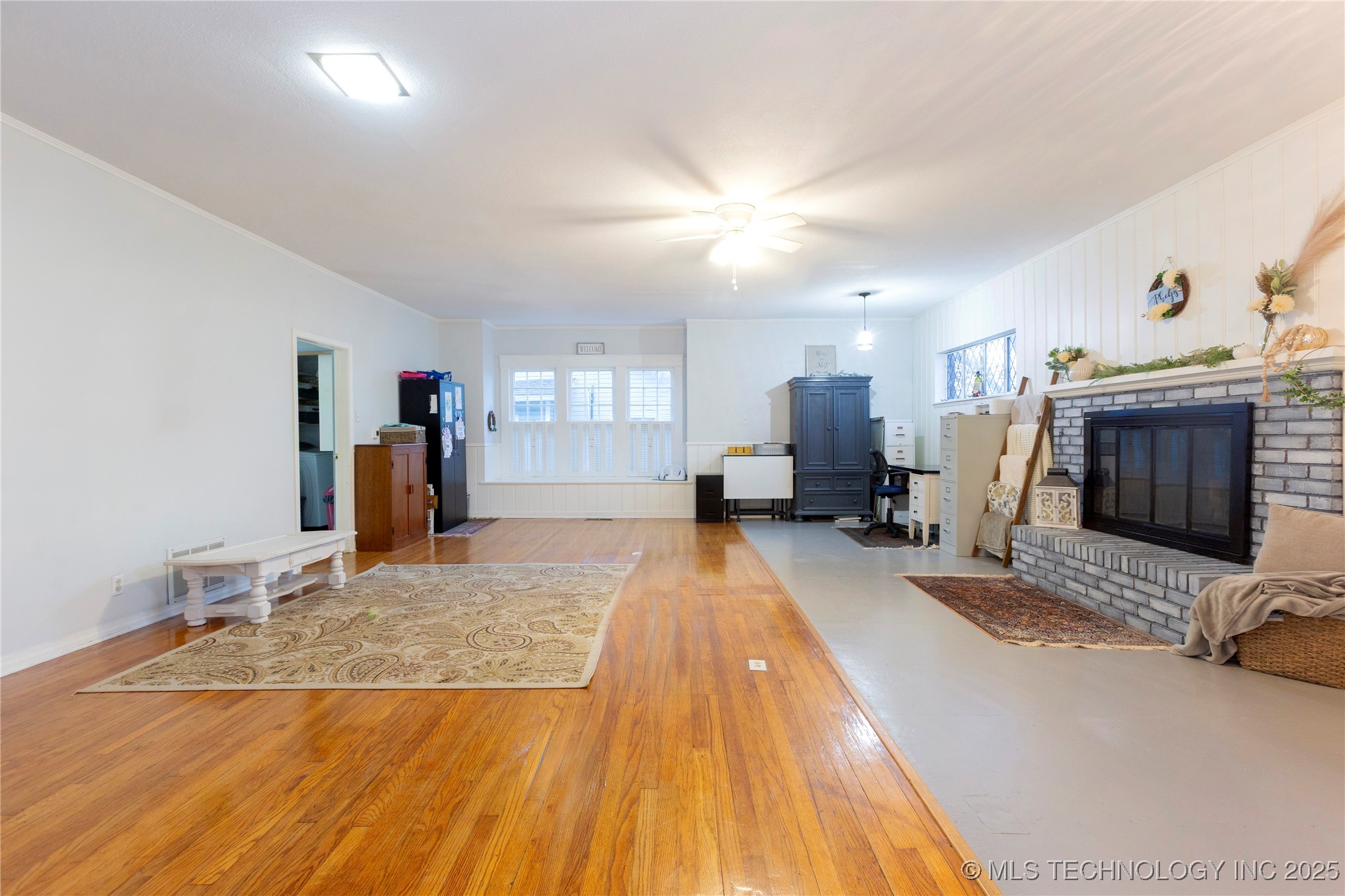 520 E Peoria Avenue Property Photo 5