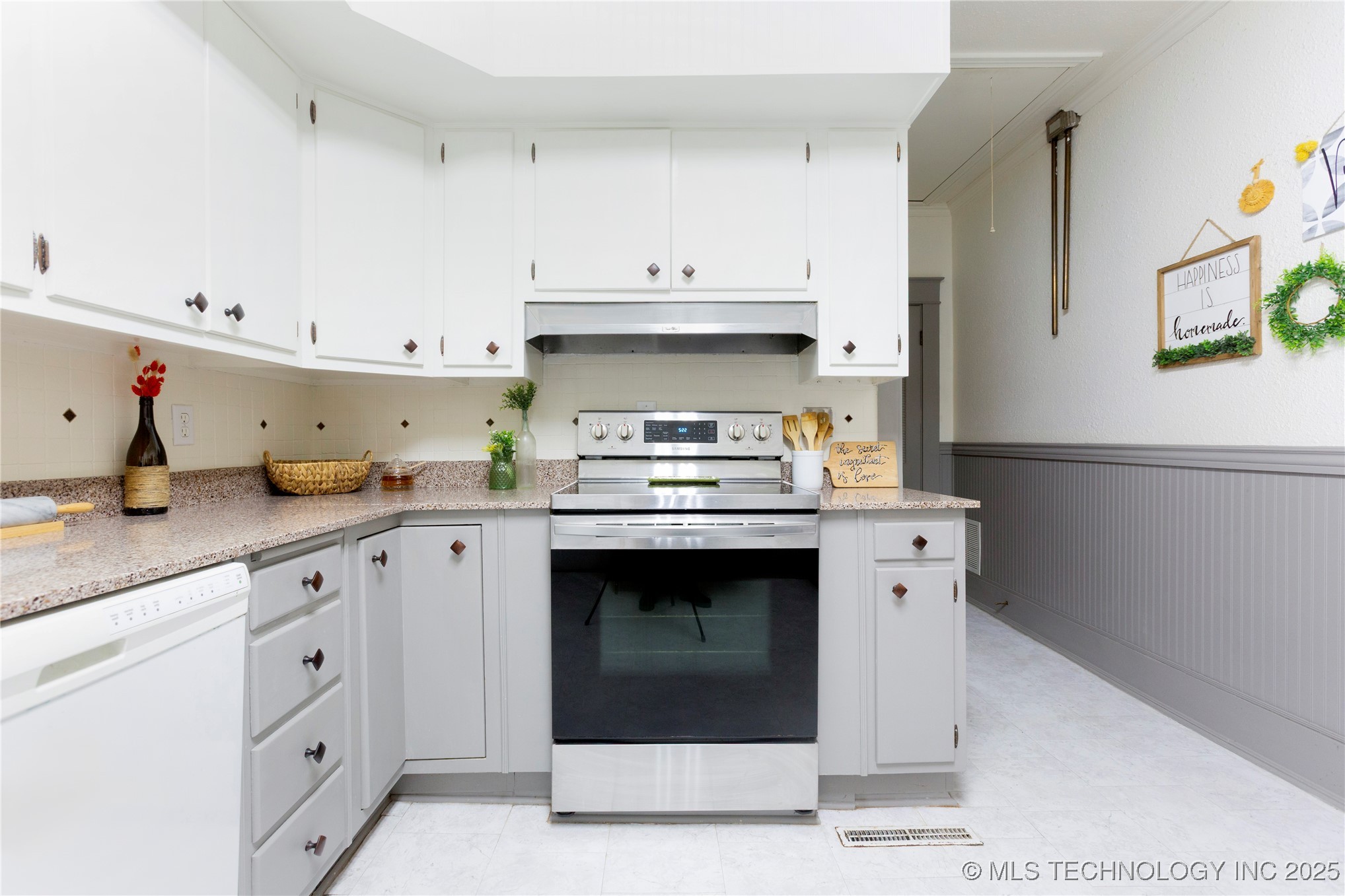 520 E Peoria Avenue Property Photo 10