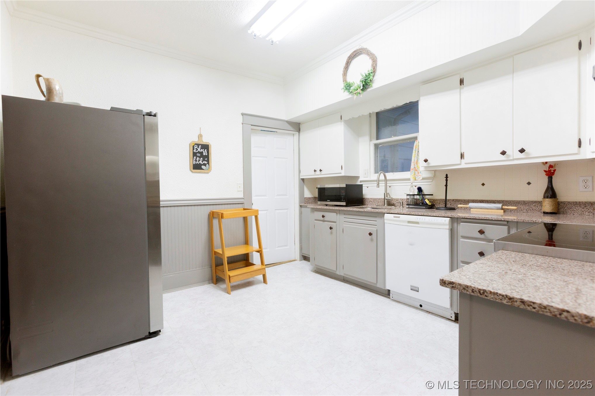 520 E Peoria Avenue Property Photo 13