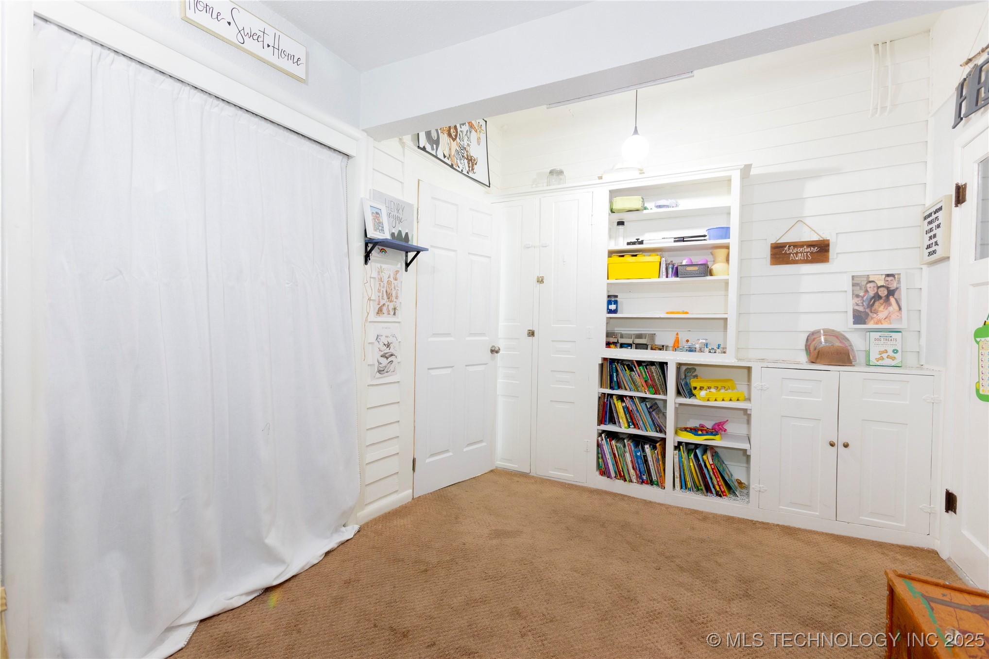 520 E Peoria Avenue Property Photo 21