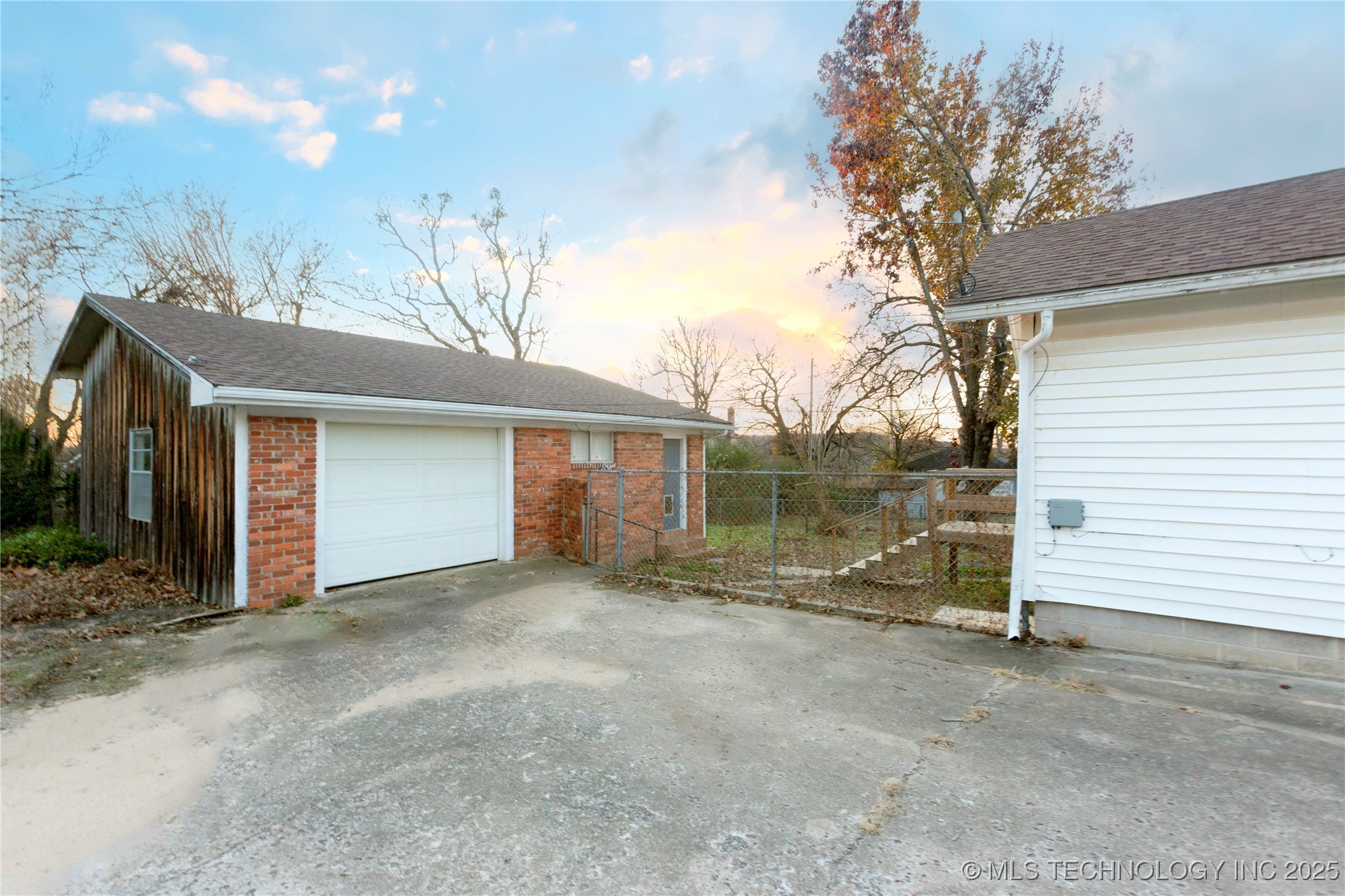 520 E Peoria Avenue Property Photo 46