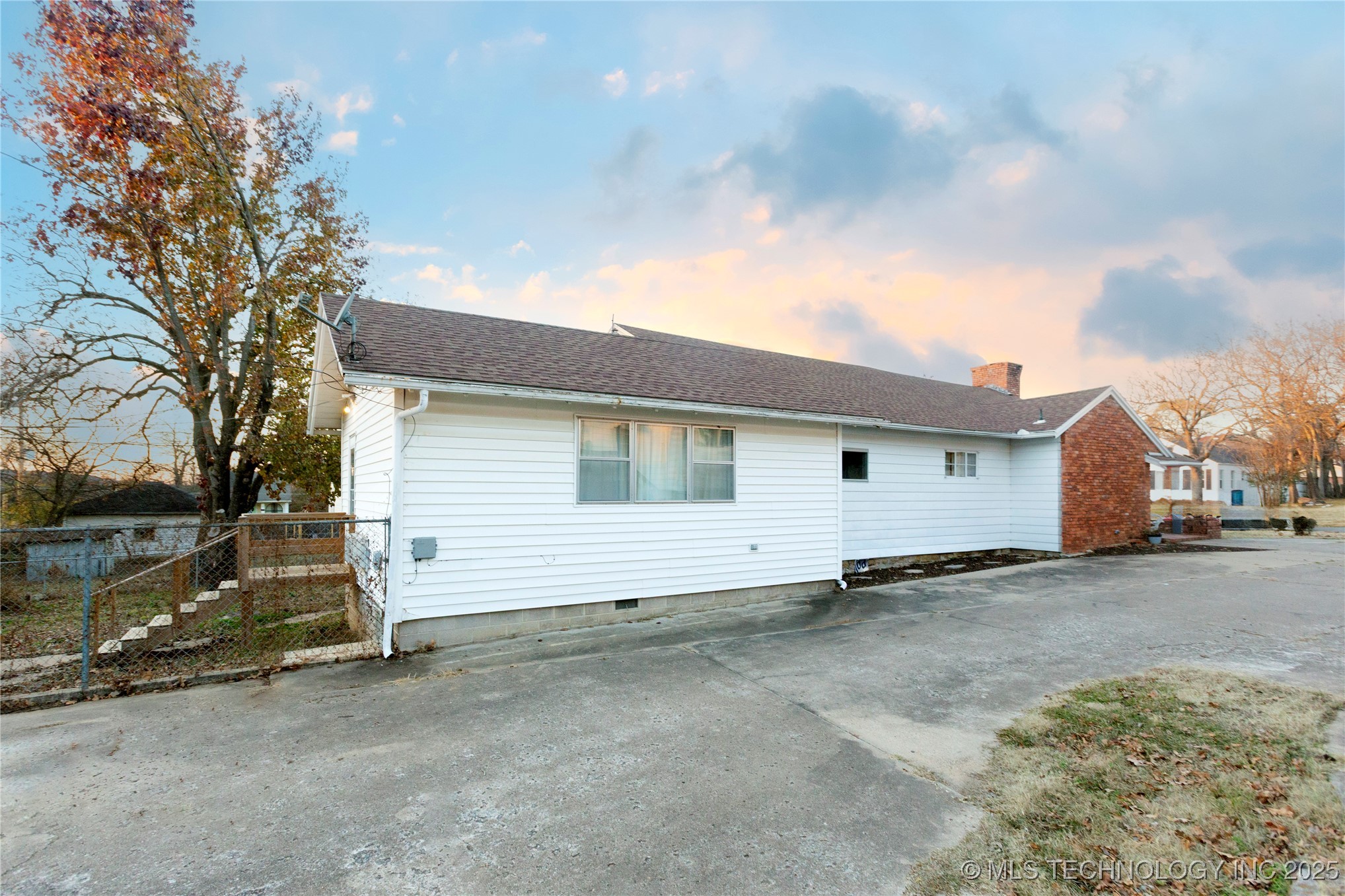 520 E Peoria Avenue Property Photo 47