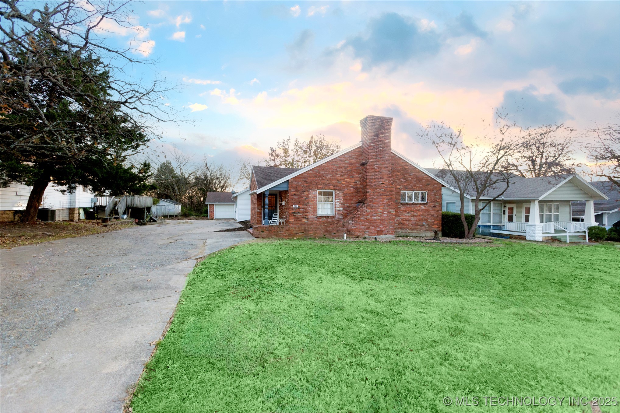 520 E Peoria Avenue Property Photo 48