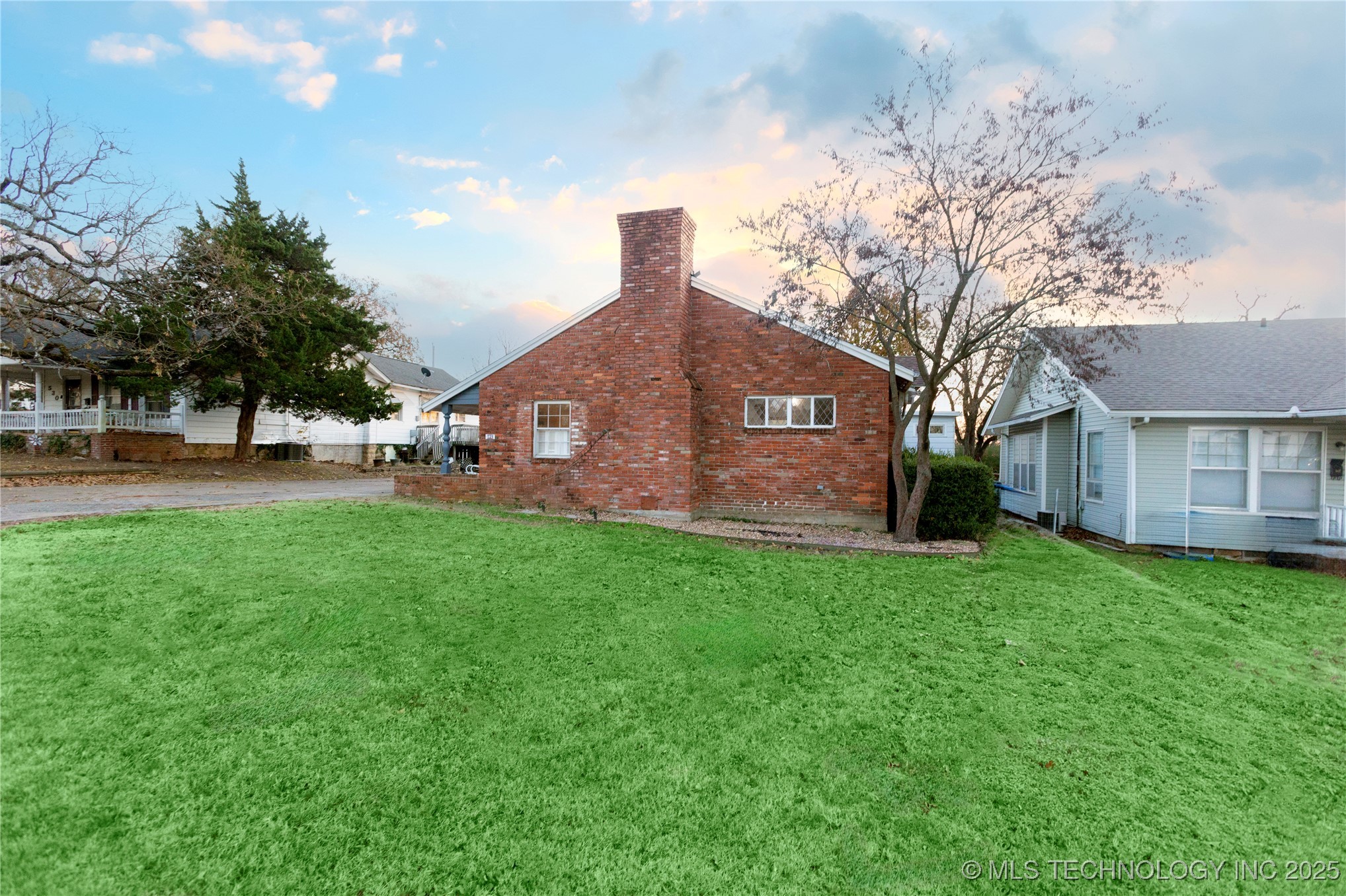 520 E Peoria Avenue Property Photo 50