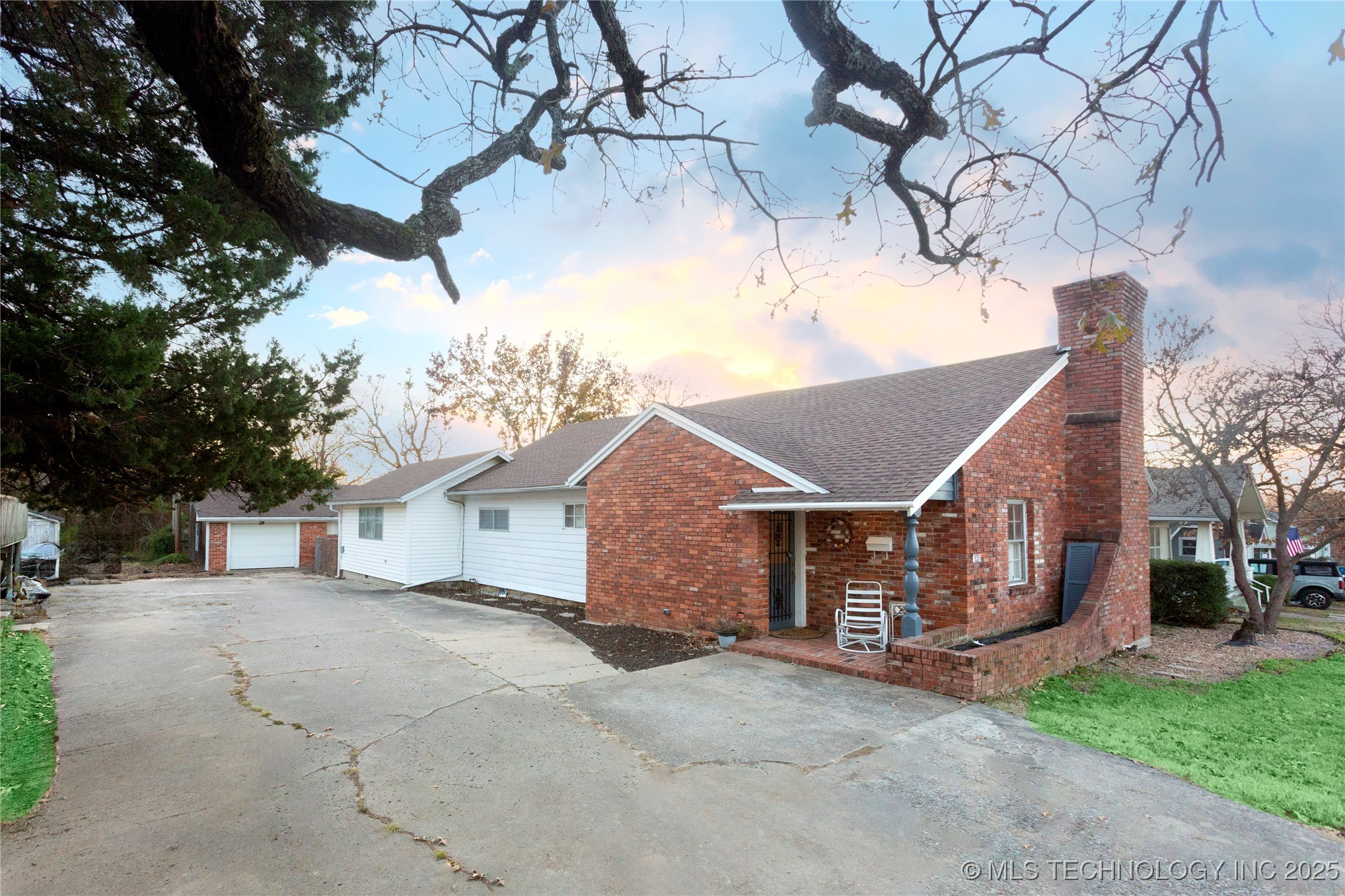 520 E Peoria Avenue Property Photo 54