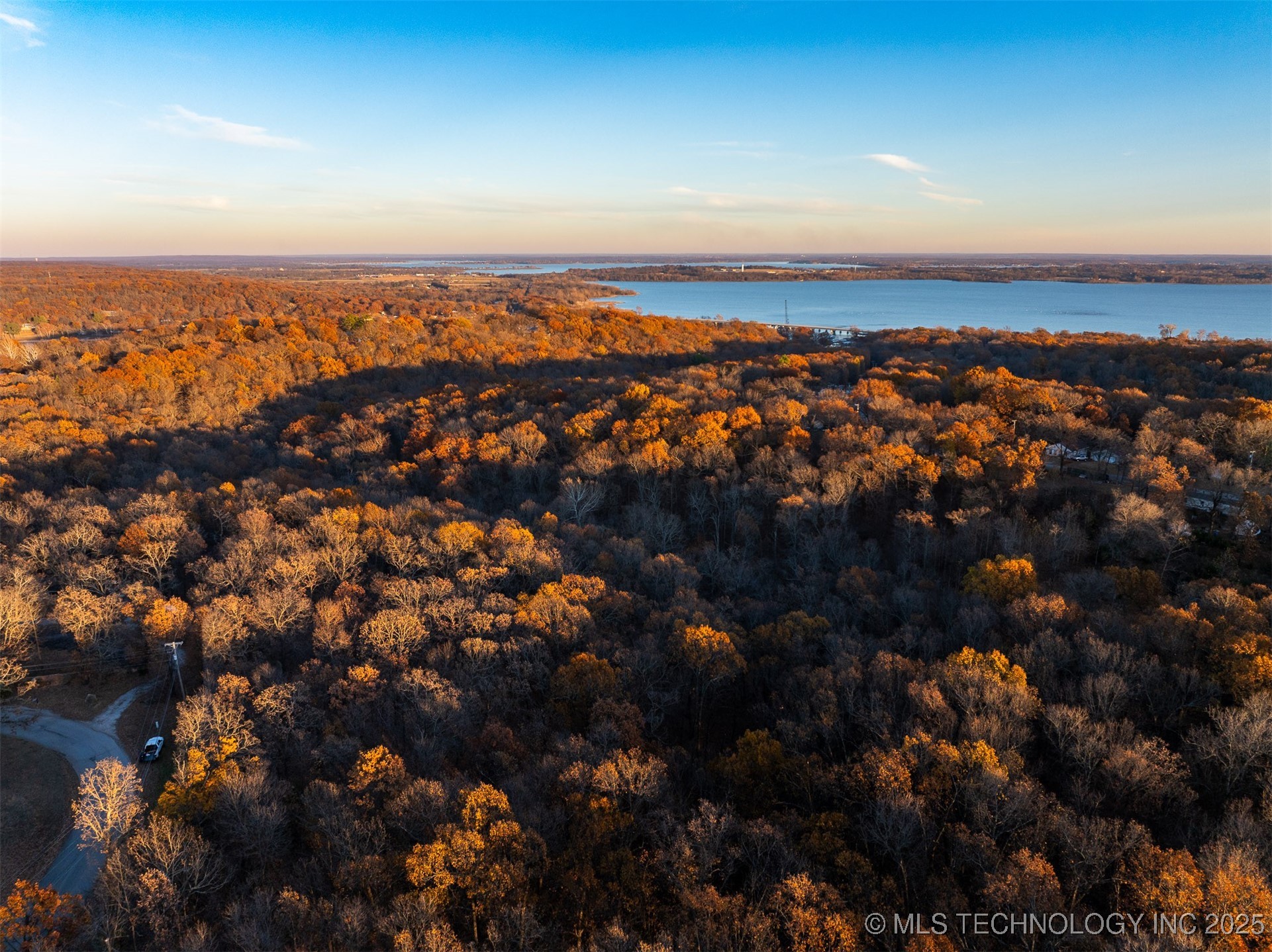 04 Skyline Drive Property Photo 32