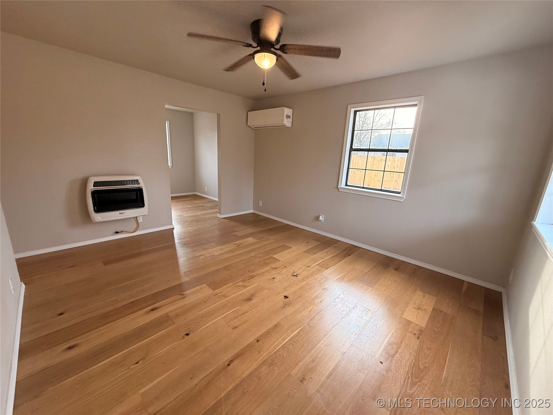 606 N Broadway Avenue Property Photo 3